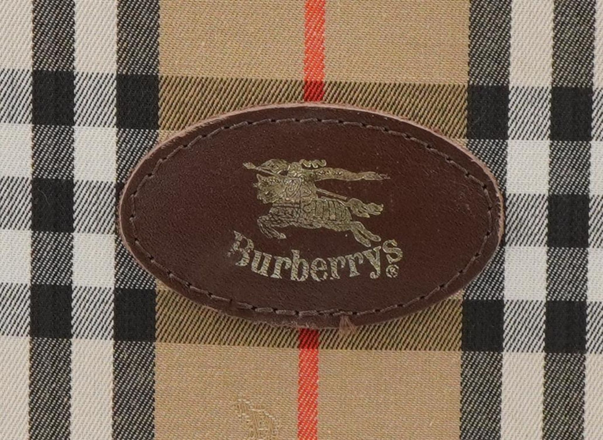 Vintage Burberry's Nova check suitcase, 44cm H x 60cm W x 17cm D : For further information on this - Bild 5 aus 8