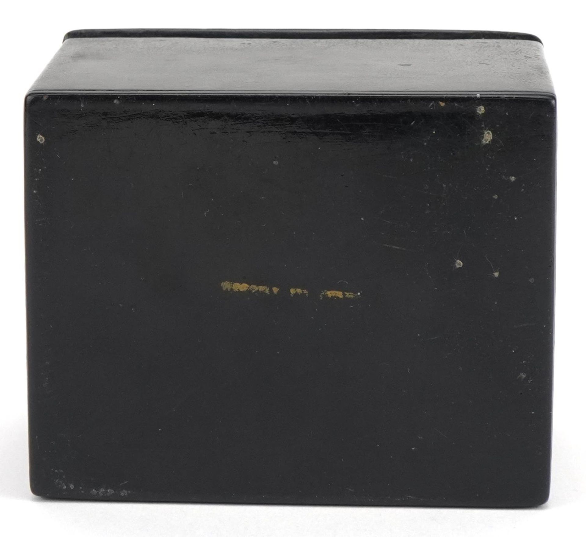 19th century Russian black lacquered box with hinged lid hand painted with a troika, 7cm H x 10cm - Bild 5 aus 5