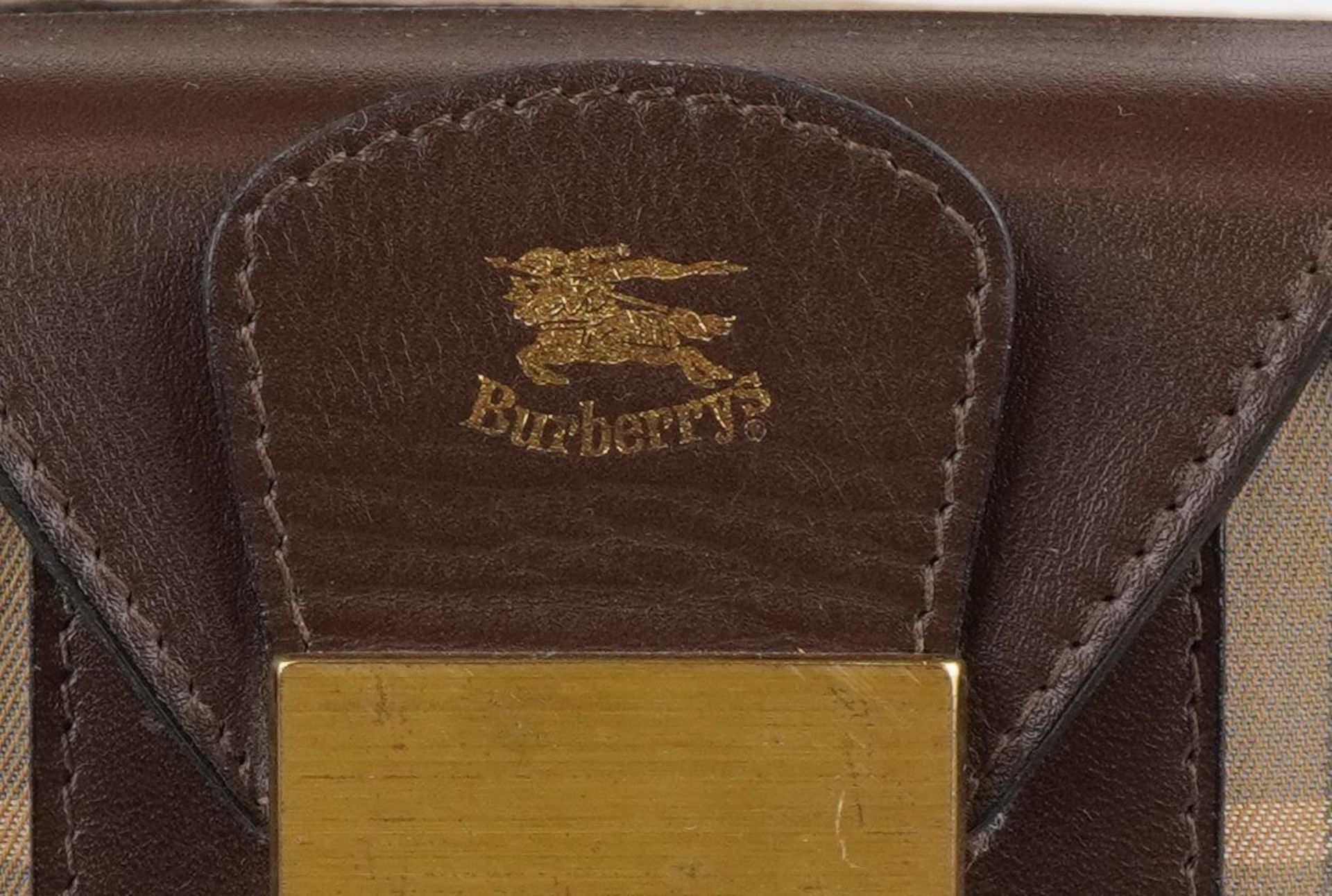 Vintage Burberry's Nova check suitcase, 43.5cm H x 61.5cm W x 19.5cm D : For further information - Bild 3 aus 7