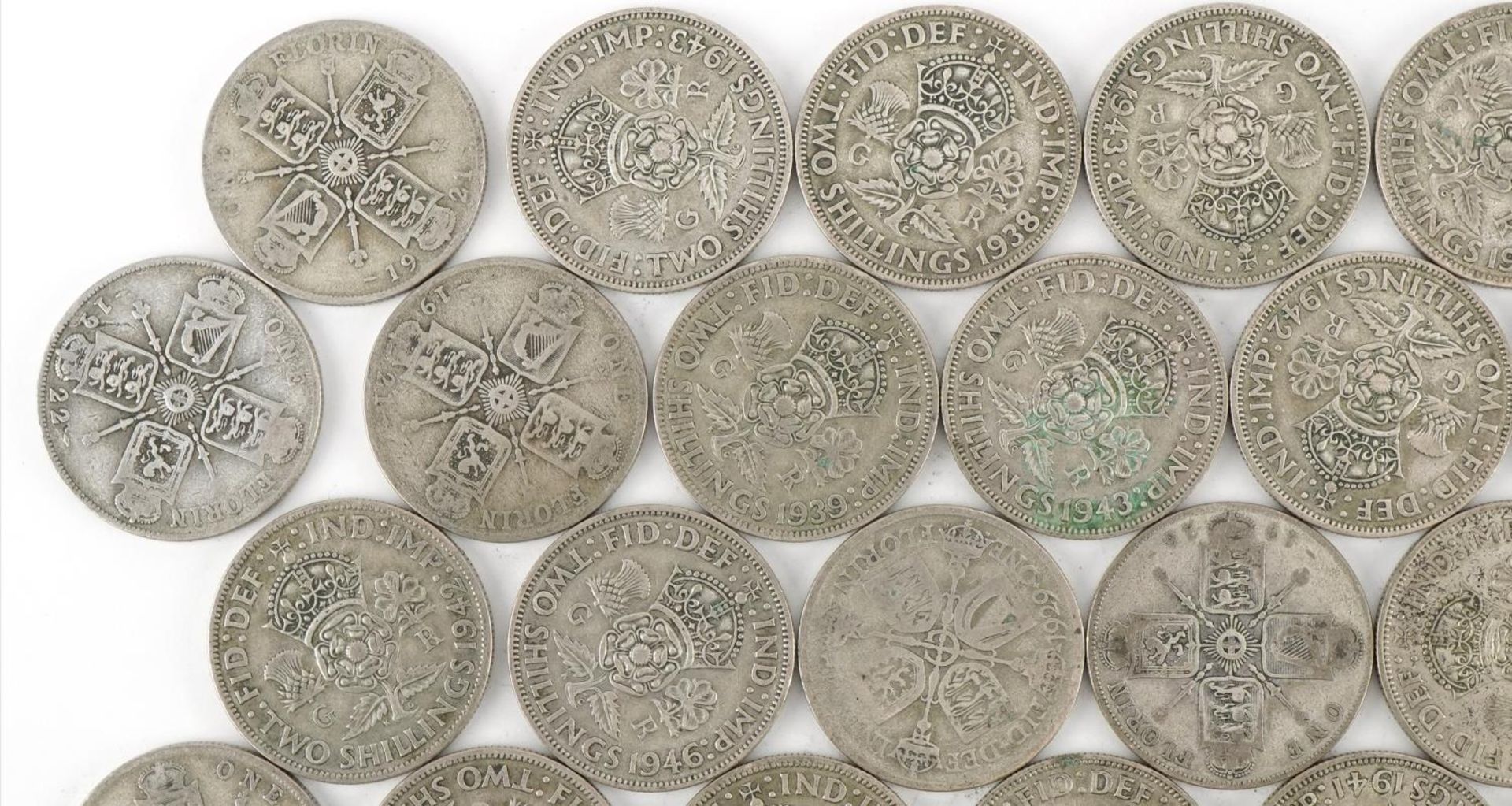 Collection of British pre decimal, pre 1947 two shillings and florins, 556g : For further - Bild 2 aus 10