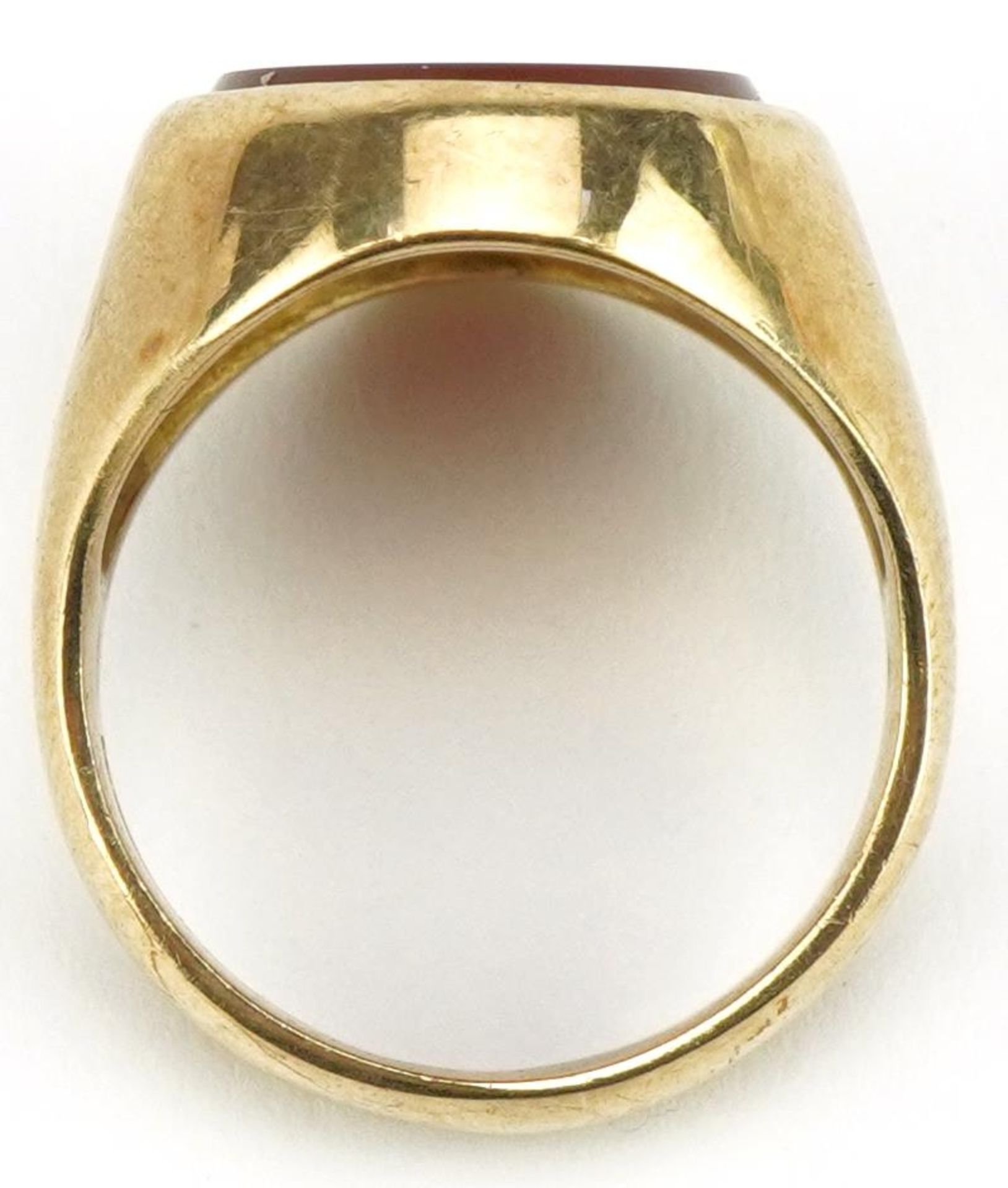 9ct gold carnelian signet ring, size Q, 9.6g : For further information on this lot please visit - Image 3 of 4