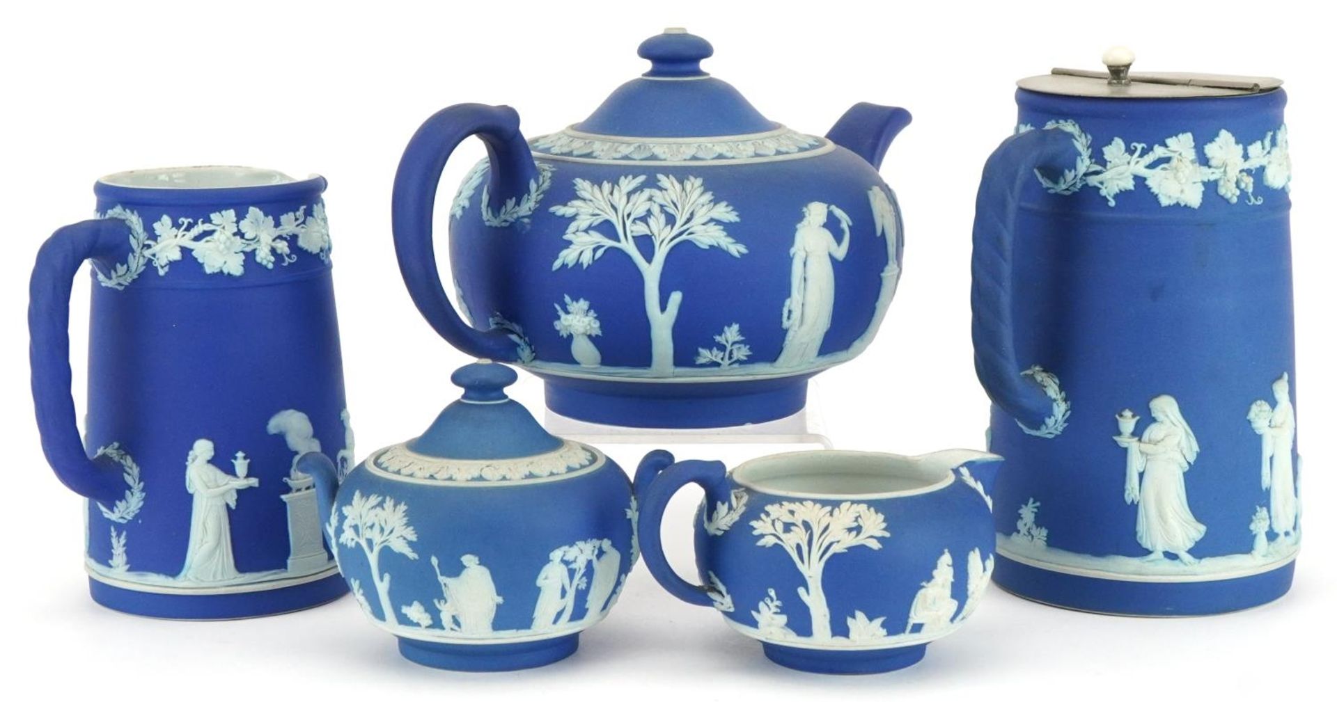 Wedgwood blue and white Jasperware decorated with classical Grecian females and Putti including - Bild 4 aus 5