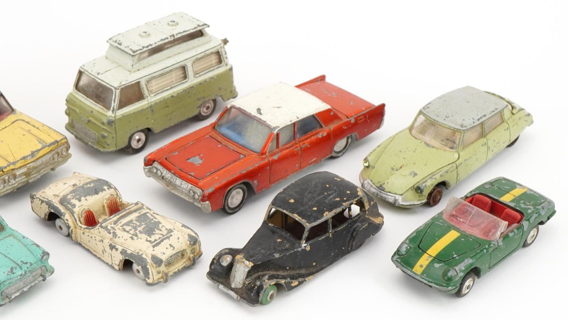 Ten vintage Dinky and Corgi diecast vehicles including Triumph and Chevrolet Impala : For further - Bild 3 aus 3
