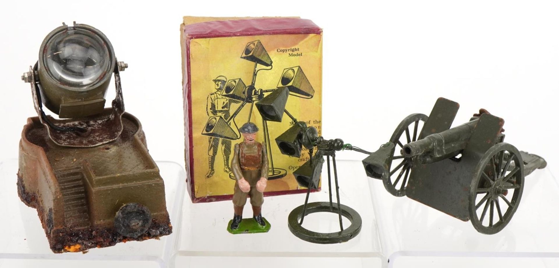 Britains hand painted lead military artillery including anti aircraft guns and an Air Force - Image 3 of 7
