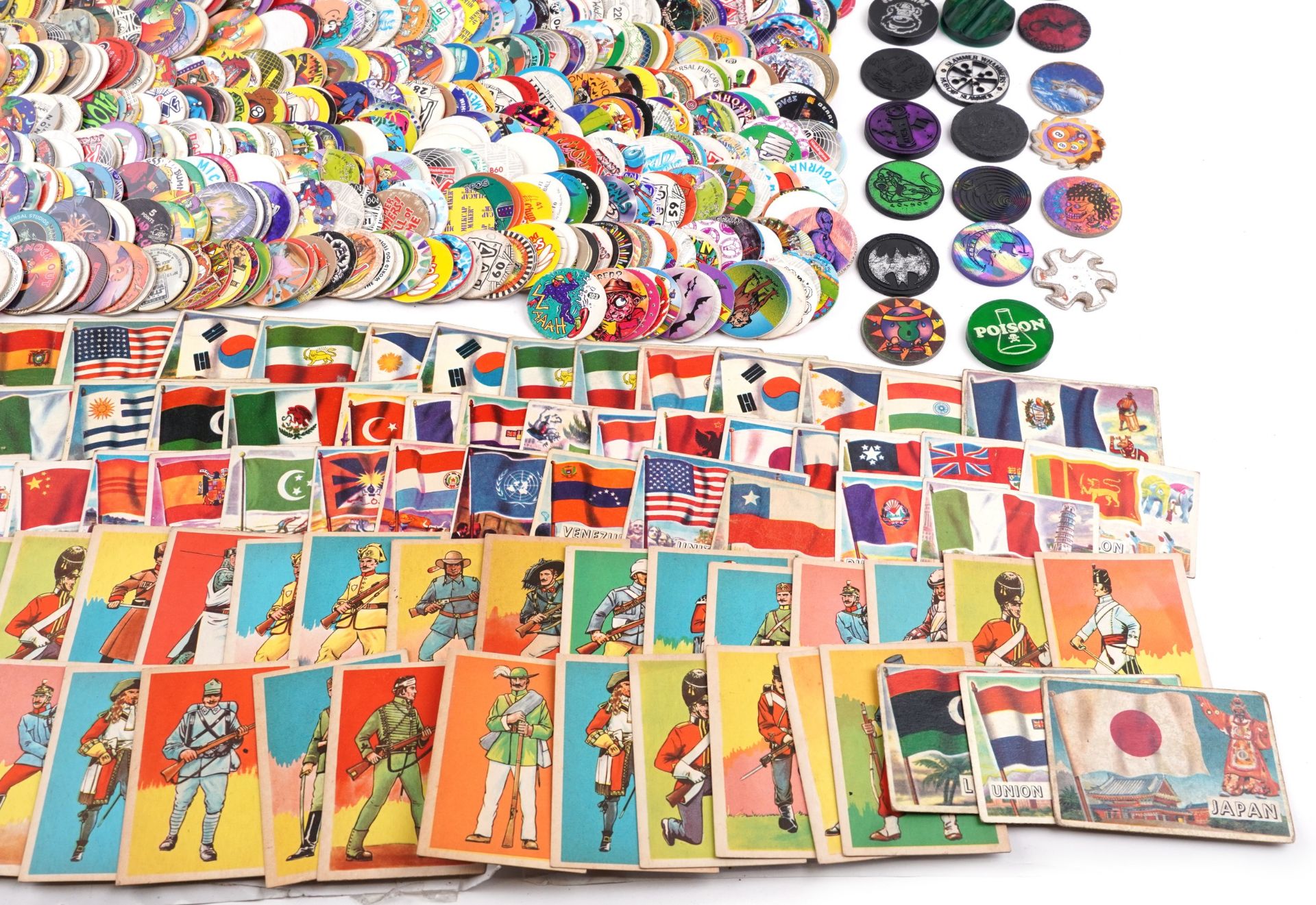 Collection of vintage and later trade cards and Pogs including The Unofficial Pogs Cap Players - Image 5 of 5