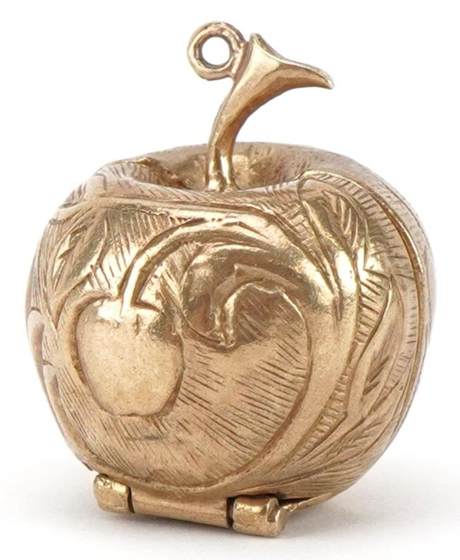 9ct gold engraved apple charm opening to reveal an enamelled study of Adam & Eve and a snake on a - Bild 2 aus 4