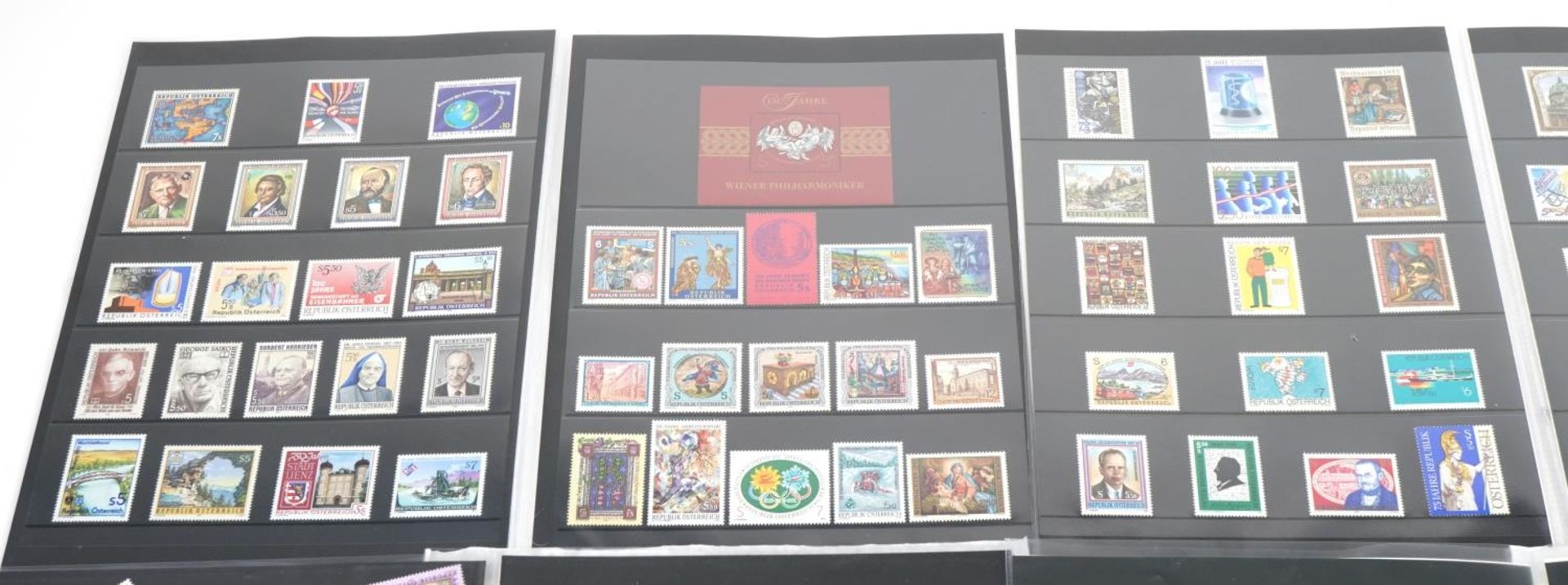 Six Austrian year packs with unmounted stamps, 1990-1995, face value £481.60 : For further - Image 2 of 6