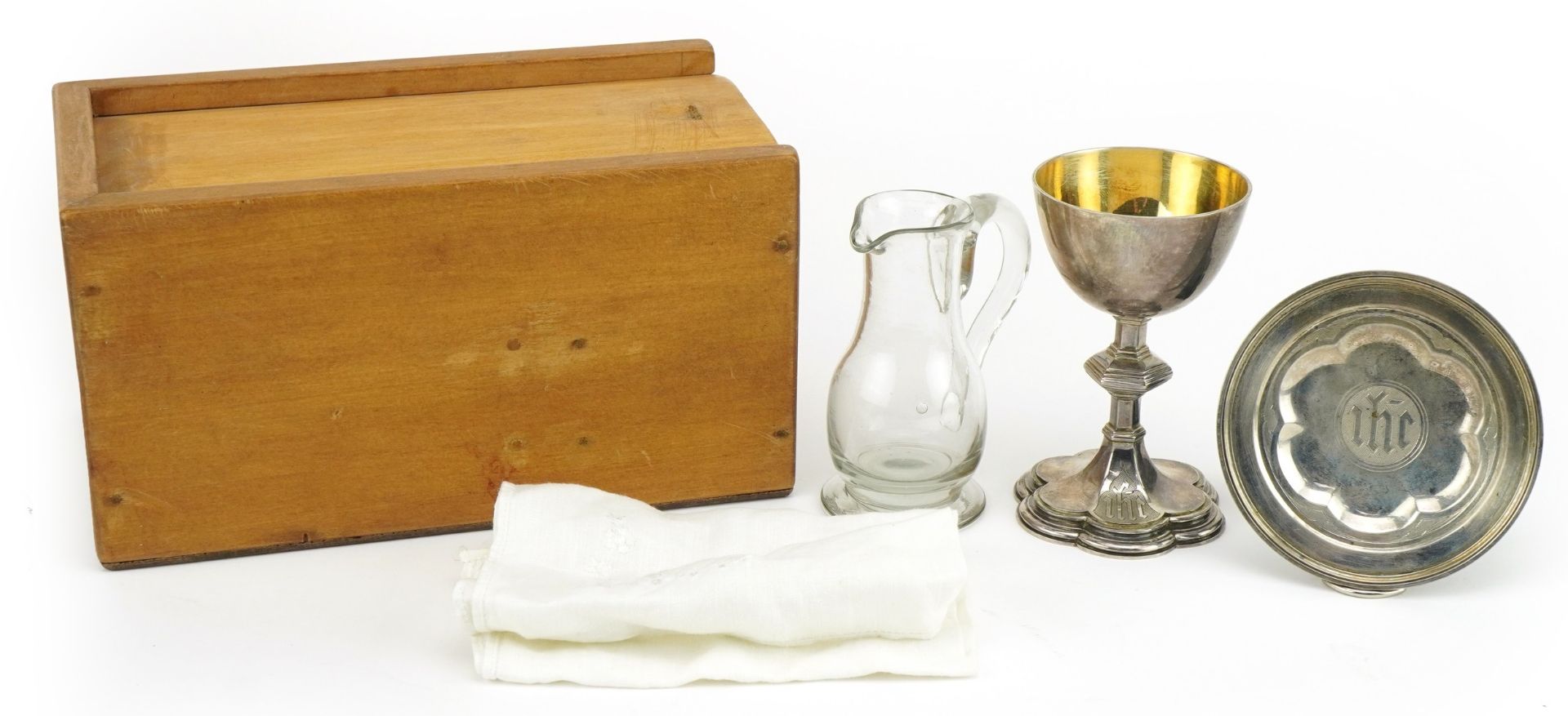 Richards & Brown, Victorian ecclesiastical silver holy communion set comprising chalice and plate - Image 2 of 7