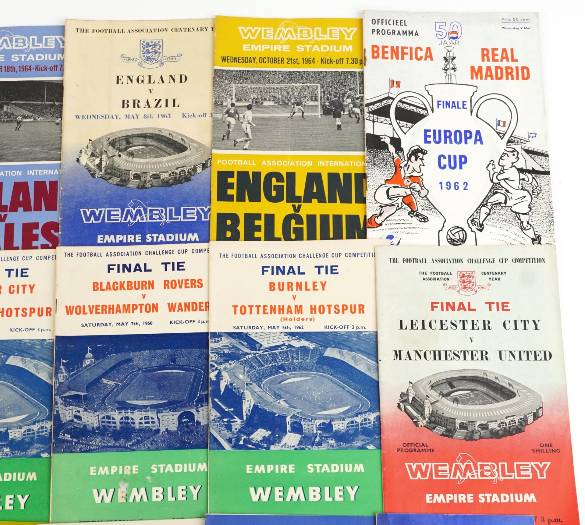 Sporting interest 1960s and later football programmes, predominantly Wembley, some finals, including - Bild 3 aus 5