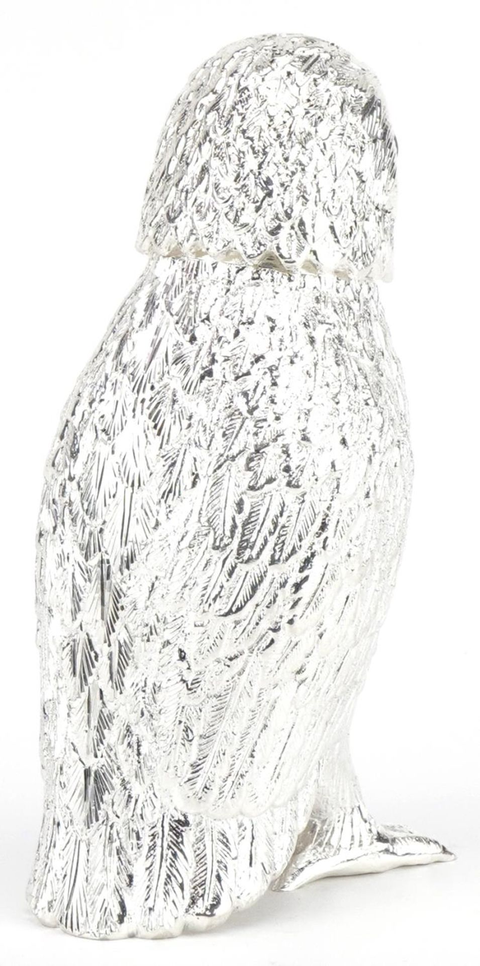 Large silver plated caster in the form of an owl with beaded eyes, 15cm high : For further - Bild 3 aus 6