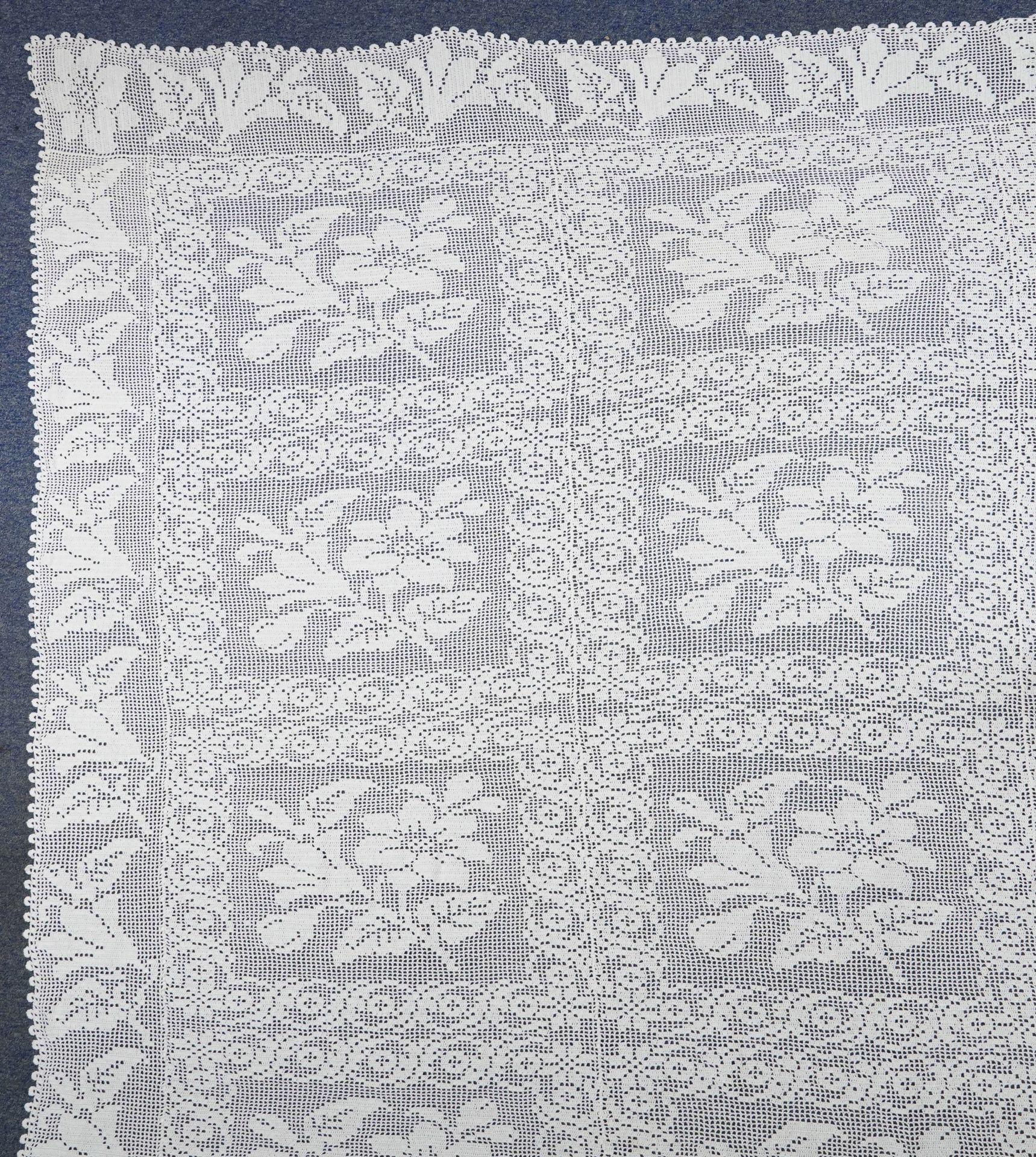 Vintage crochet double bedspread : For further information on this lot please visit www. - Bild 2 aus 7