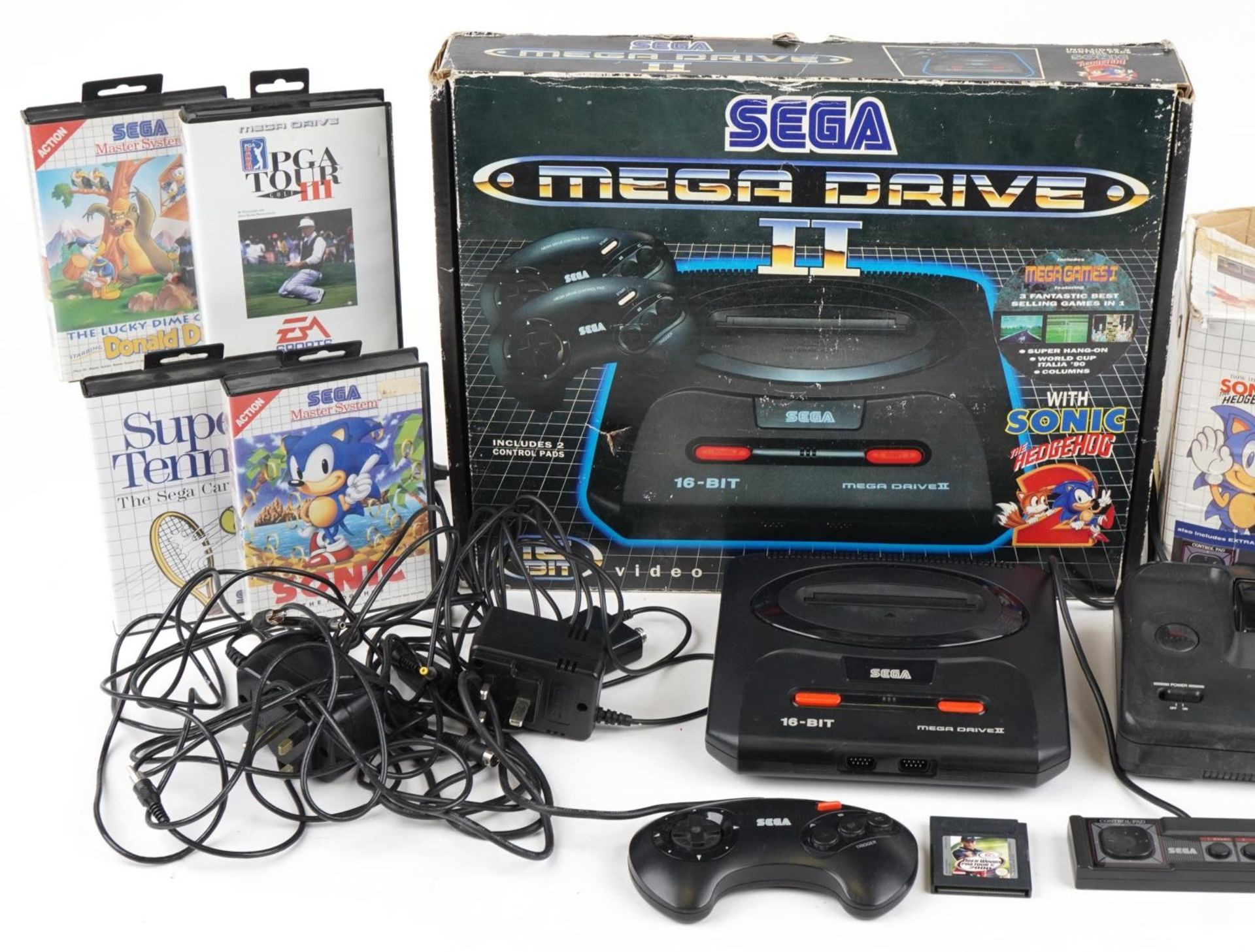 Vintage Sega games consoles and games including Sega Mega Drive II with box, Sega Master System II - Bild 2 aus 3