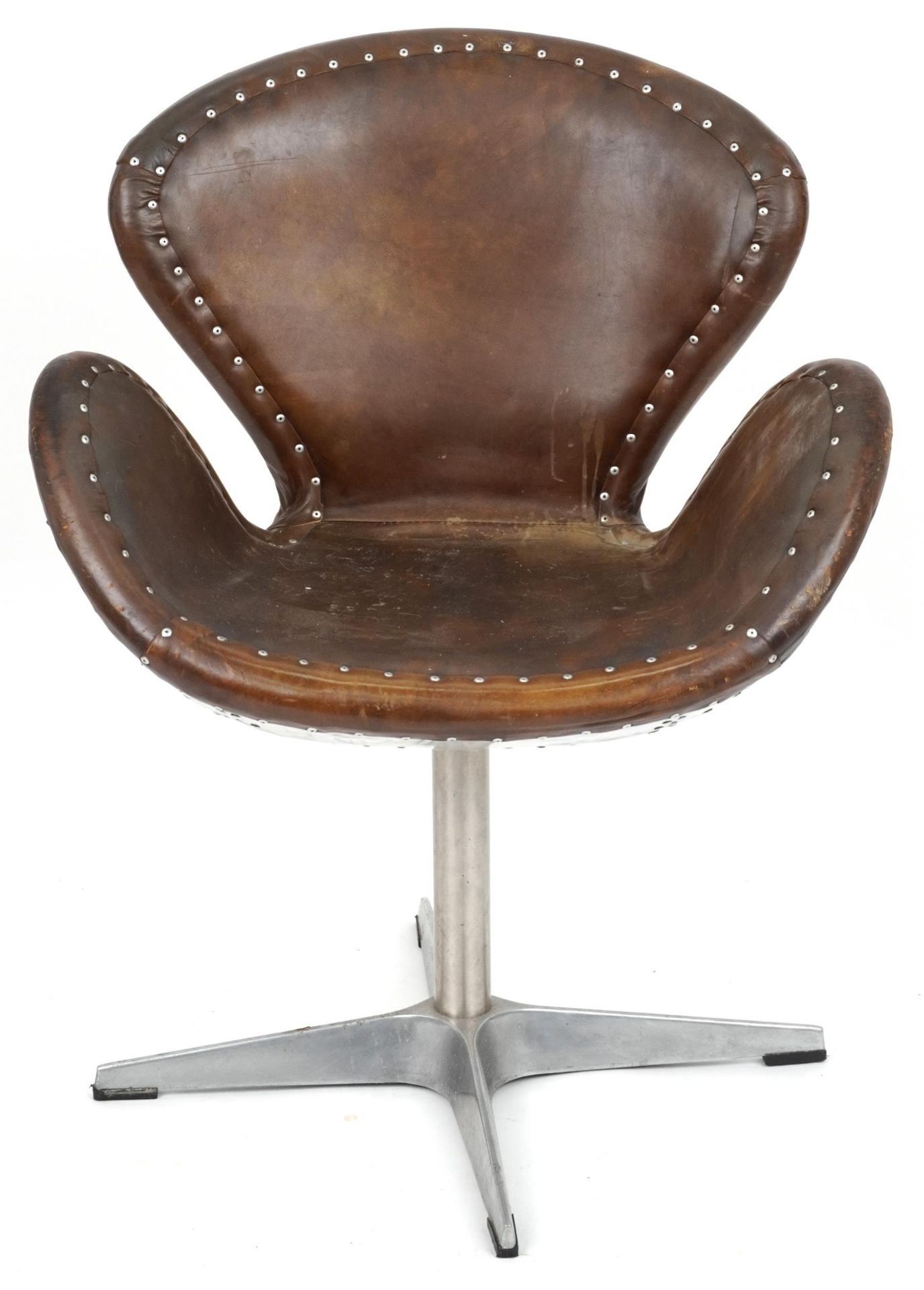 Timothy Oulton aviation interest Devon Spitfire swivel chair with brown leather upholstery, 90cm - Image 2 of 4