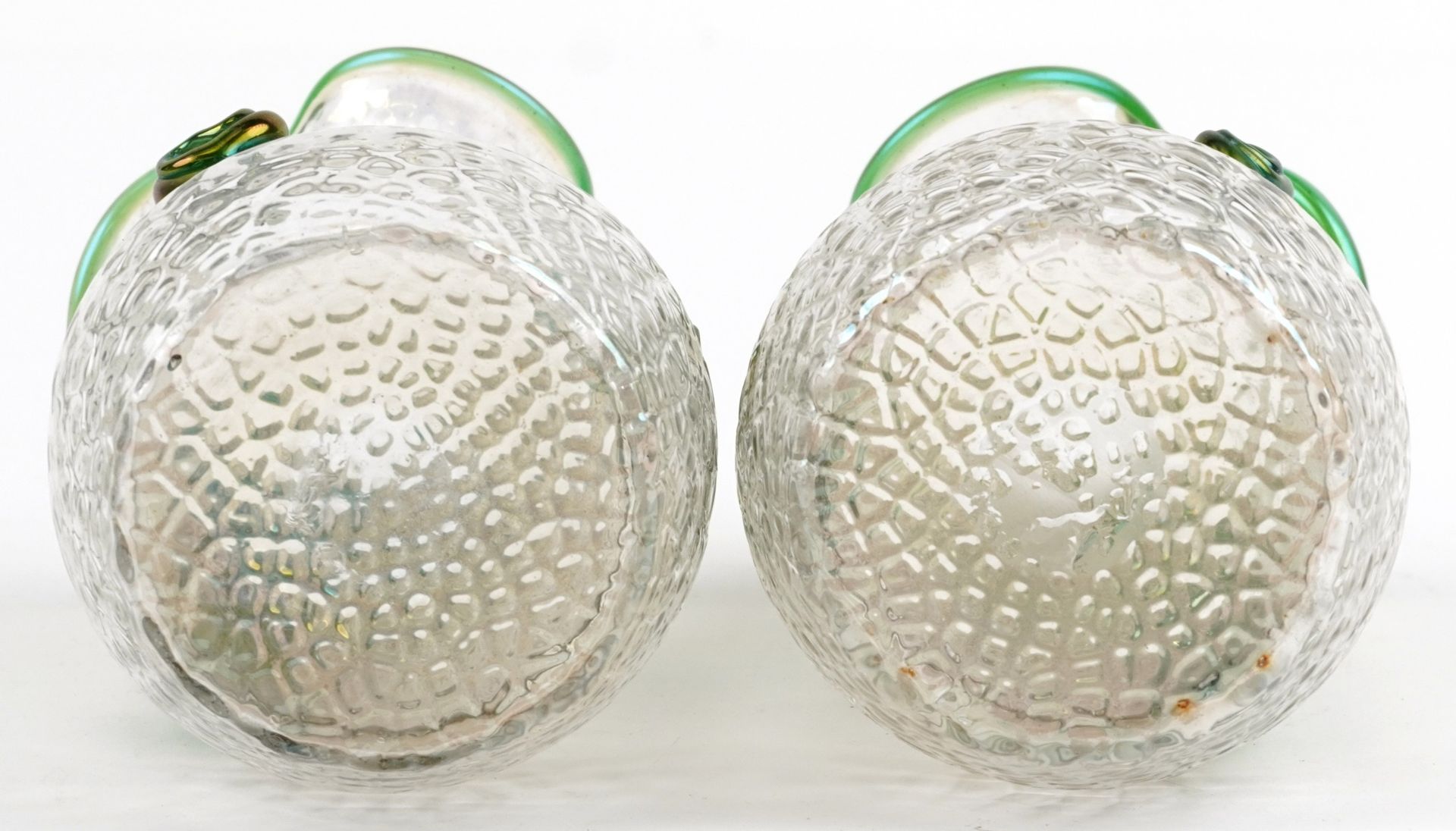 Loetz, pair of Bohemian Martele iridescent glass vases with handles, each 16.5cm high : For - Bild 4 aus 4
