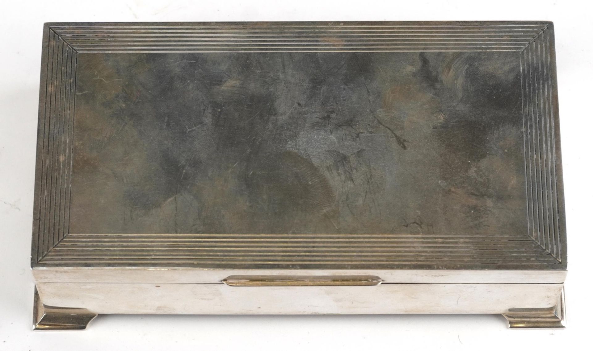 Harman Brothers, Art Deco style silver cigar box with hinged lid, Birmingham 1964, 4.5cm H x 17. - Image 2 of 5