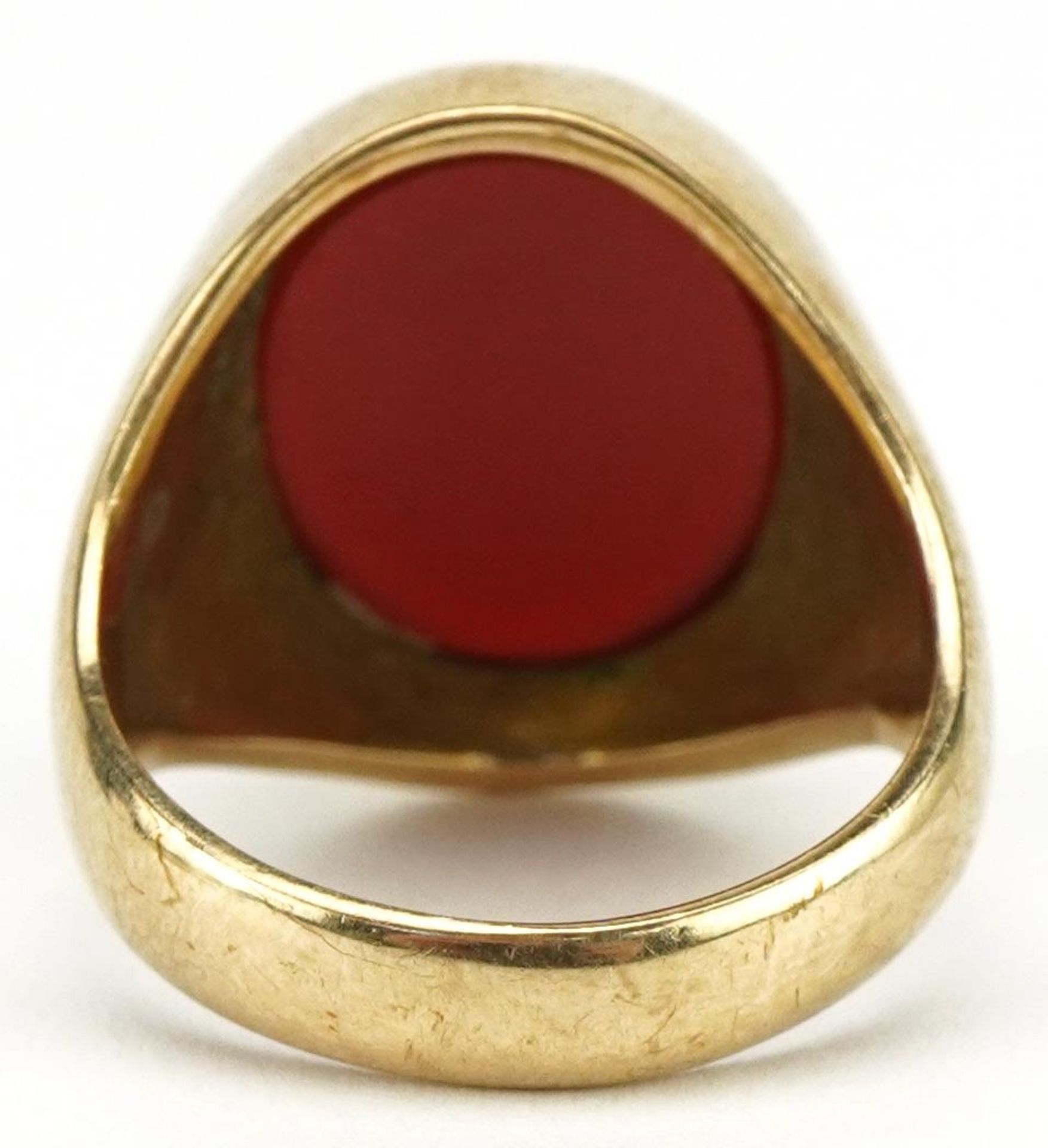 9ct gold carnelian signet ring, size Q, 9.6g : For further information on this lot please visit - Image 2 of 4