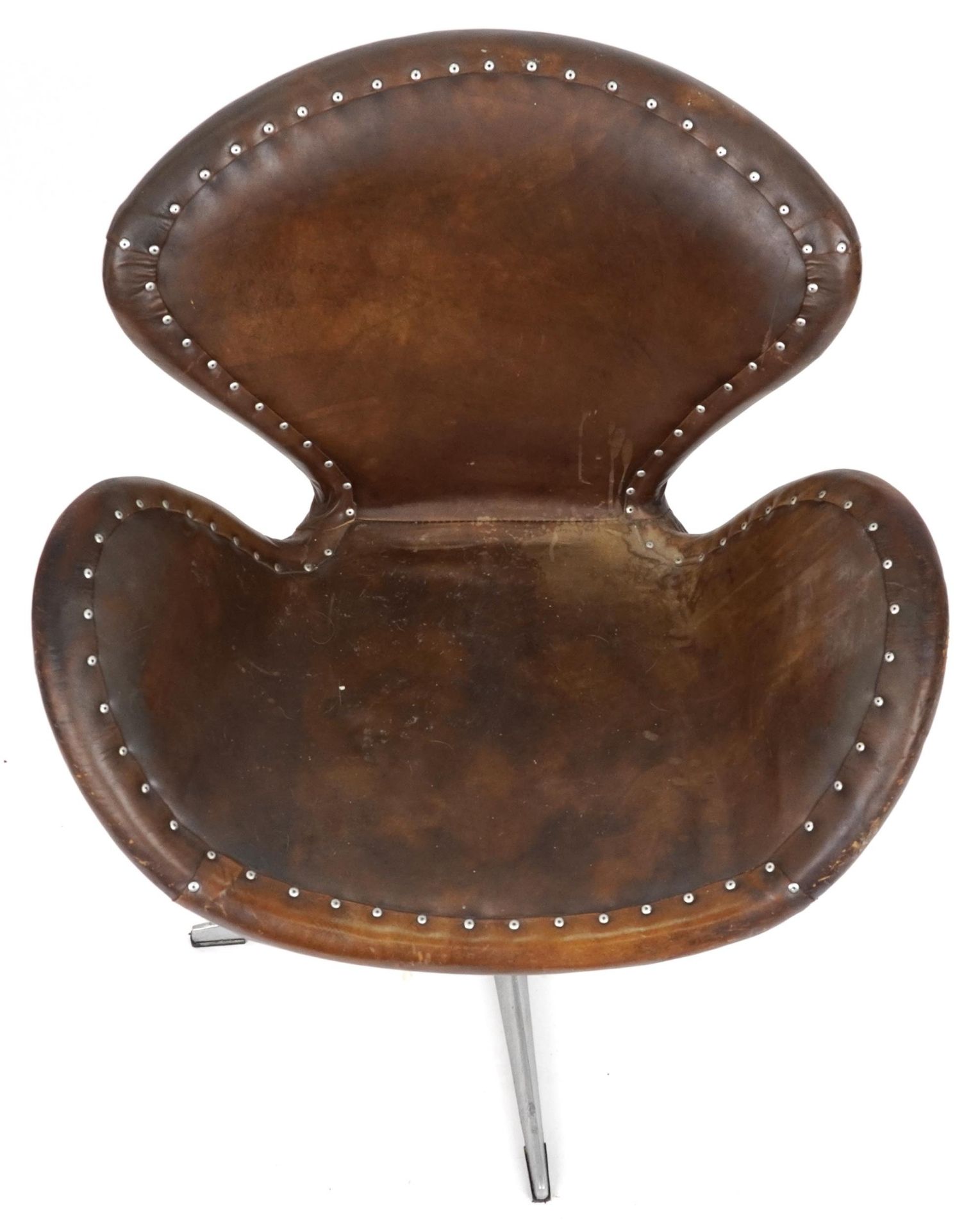 Timothy Oulton aviation interest Devon Spitfire swivel chair with brown leather upholstery, 90cm - Image 3 of 4