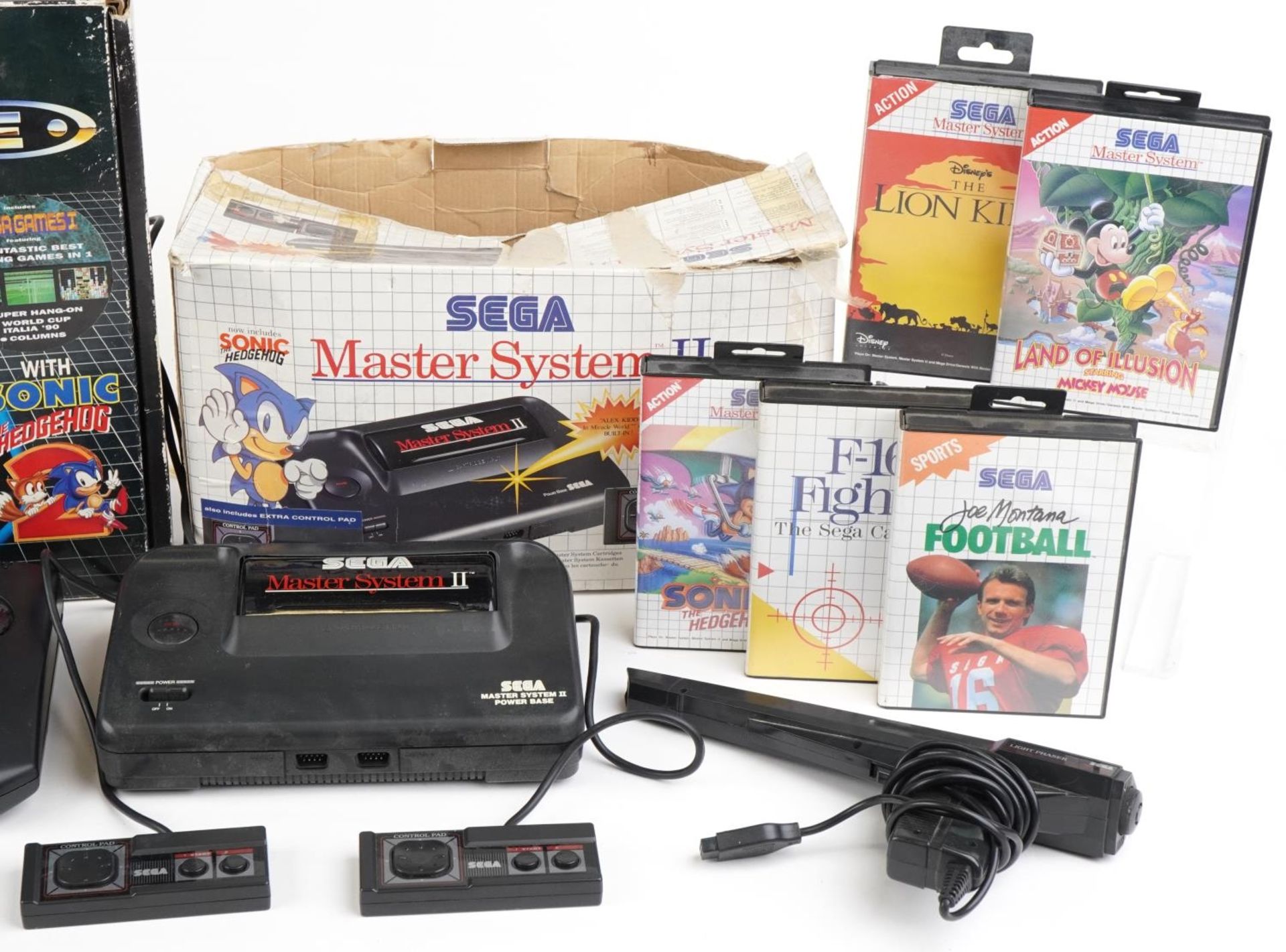 Vintage Sega games consoles and games including Sega Mega Drive II with box, Sega Master System II - Bild 3 aus 3