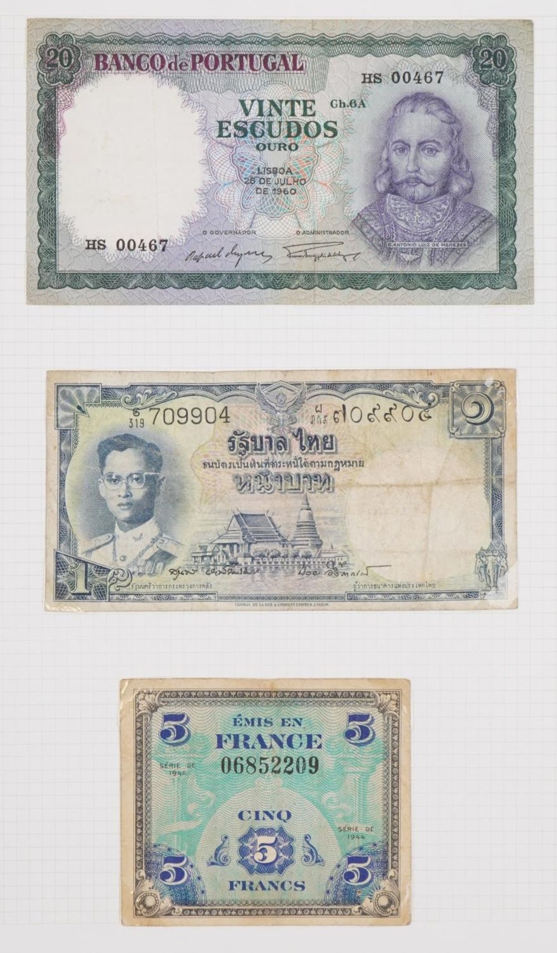 British and world banknotes arranged in an album including white five pound note, Chief Cashier P - Bild 8 aus 10