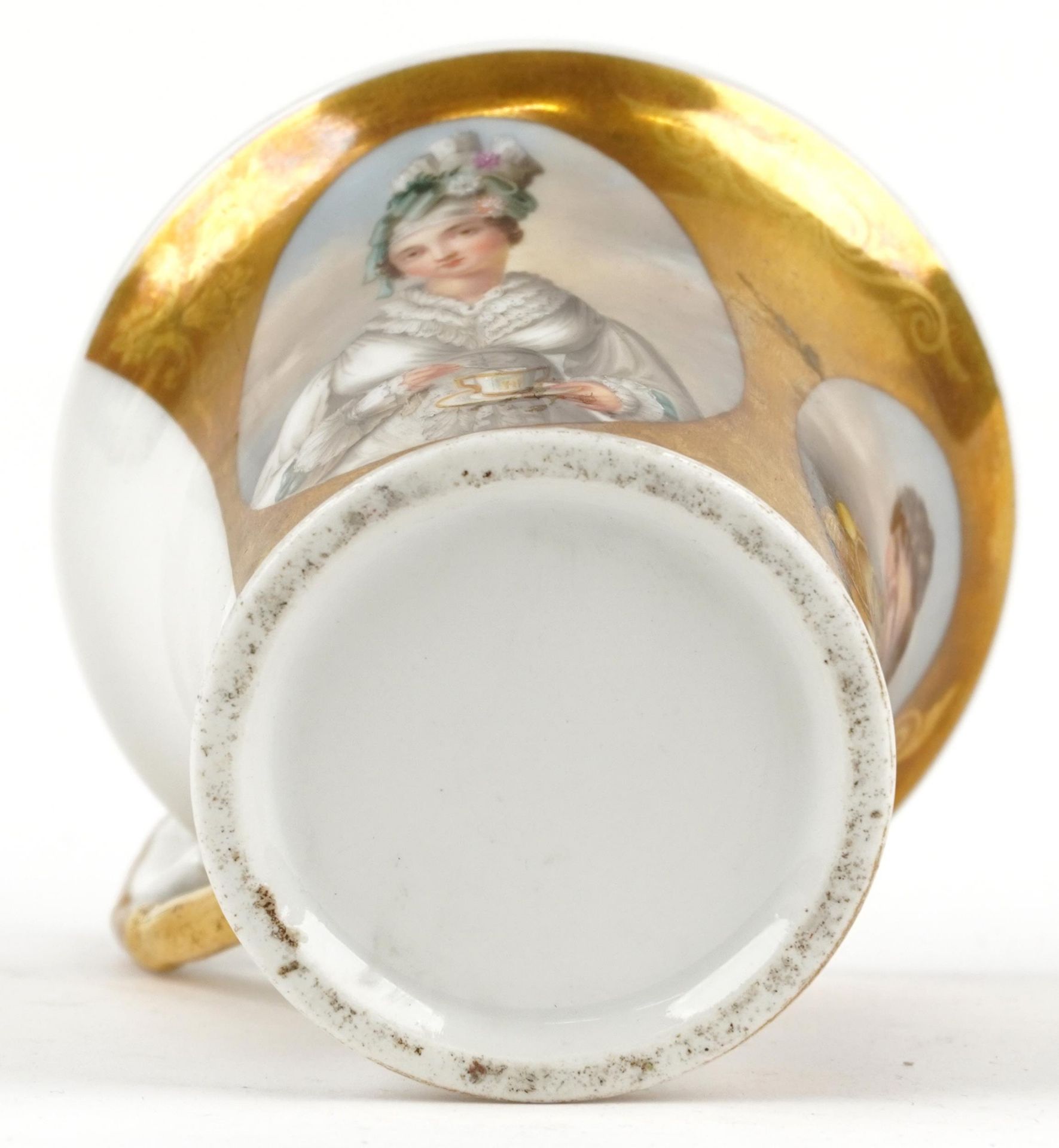 Early 19th century European porcelain cup hand painted with oval portraits of young Queen Victoria - Image 5 of 5