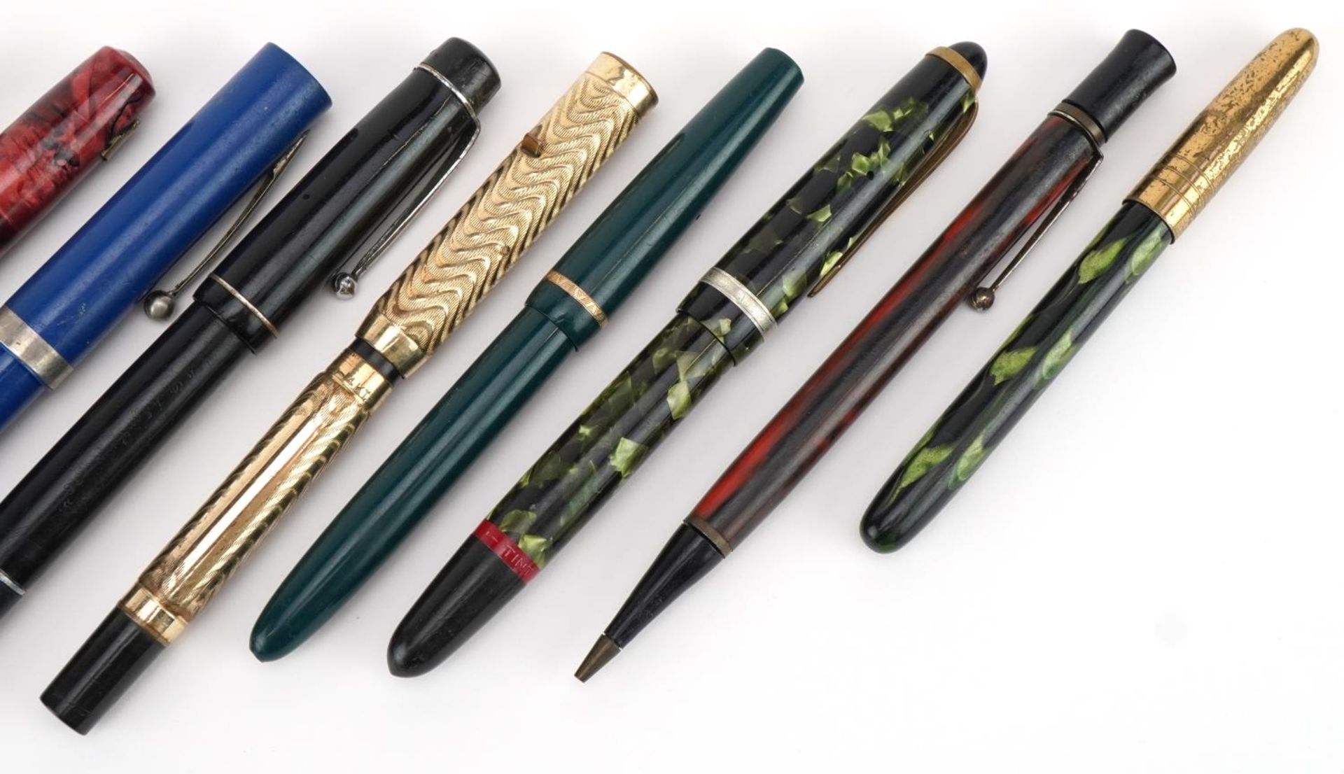 Six vintage fountain pens and propelling pencils, two with gold nibs including a red marbleised - Image 3 of 4