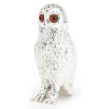 Large silver plated caster in the form of an owl with beaded eyes, 15cm high : For further