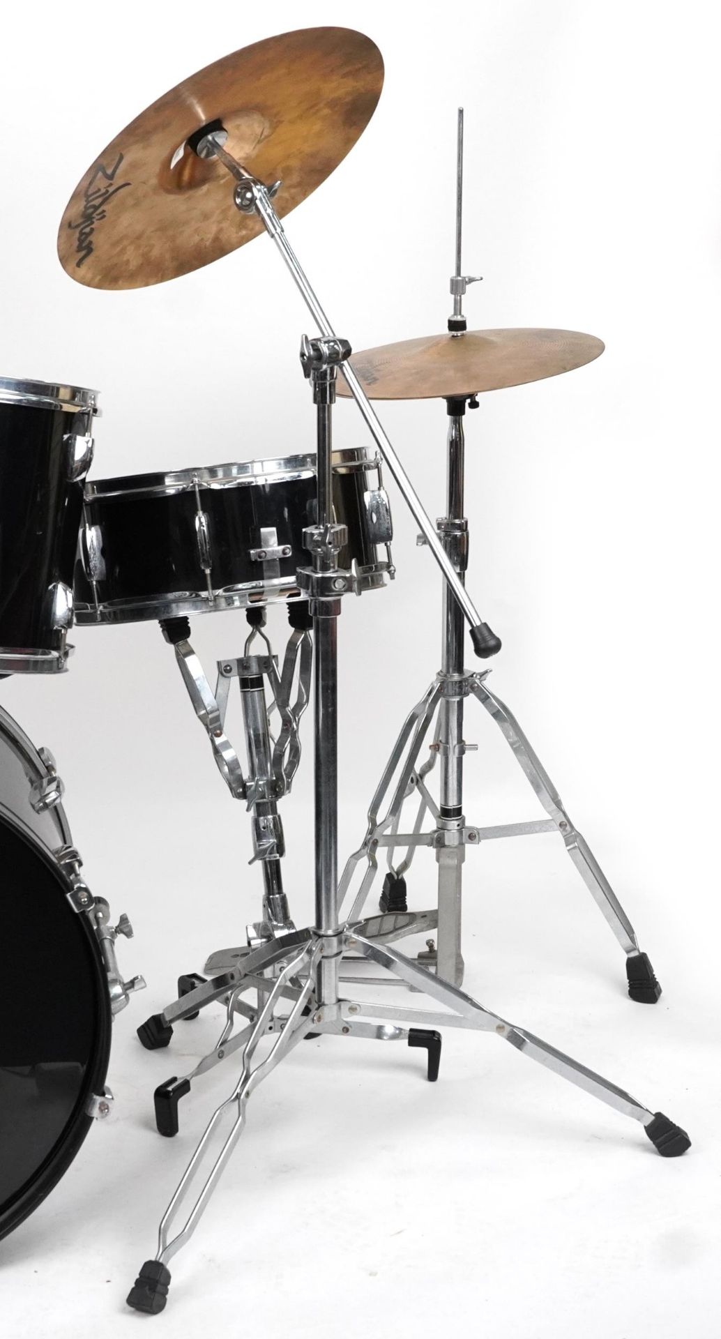 Pearl drum kit with Pearl Speed seat and Zildjian symbols including base drum : For further - Image 3 of 5