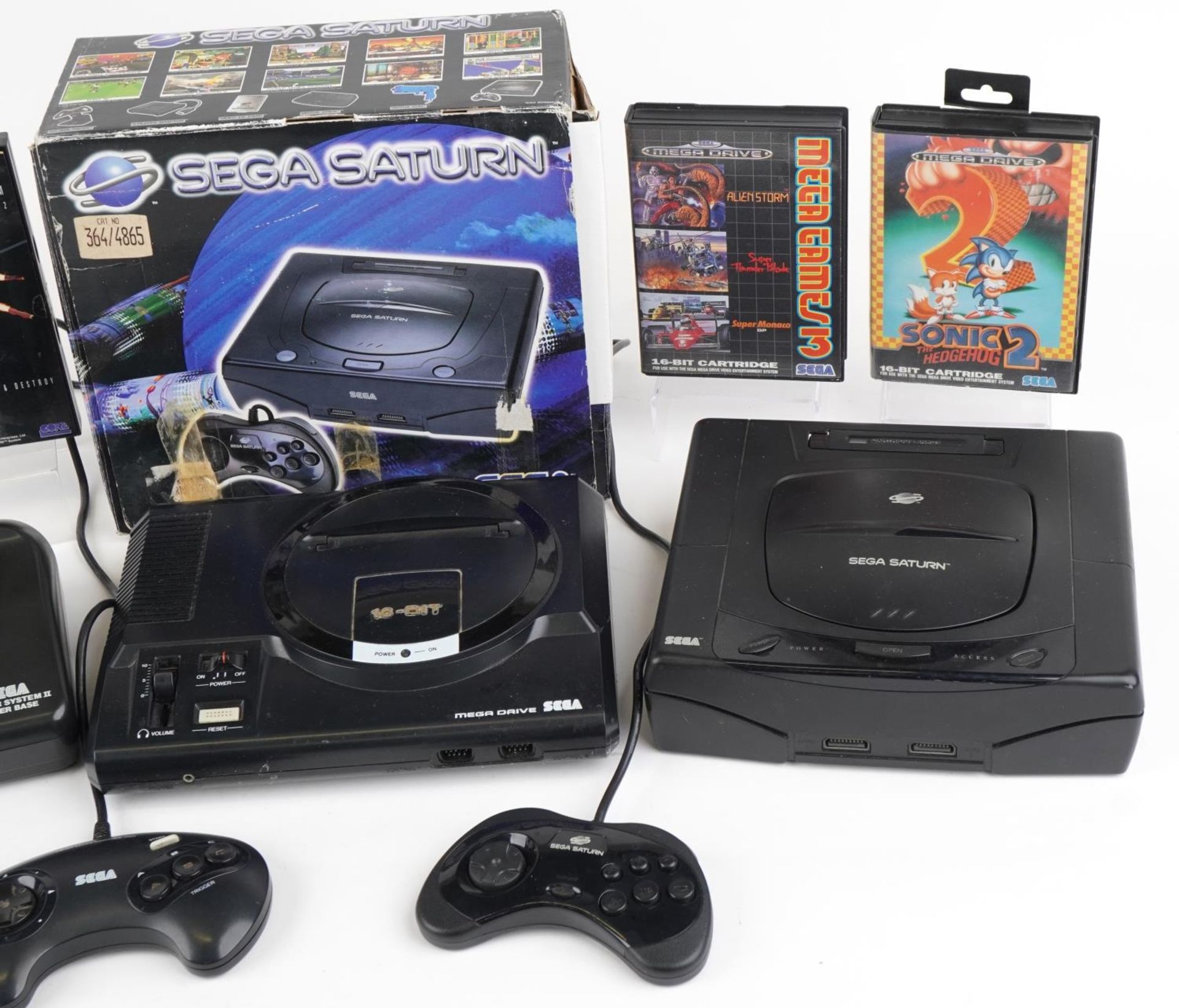 Vintage Sega games consoles and games including Sega Saturn with box, Sega Master System II and Sega - Bild 3 aus 3