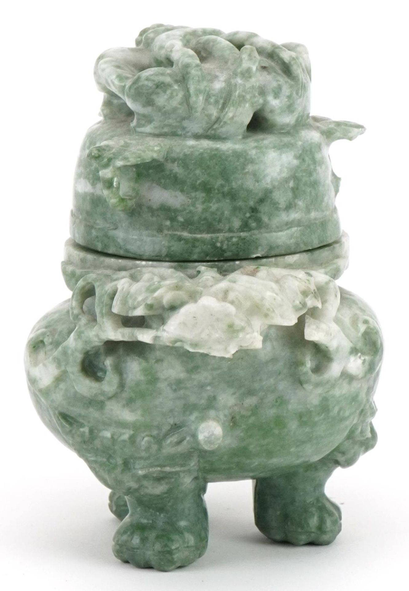 Chinese carved green hardstone tripod lidded censer with dragon handles, 13.5cm high : For further - Bild 2 aus 6