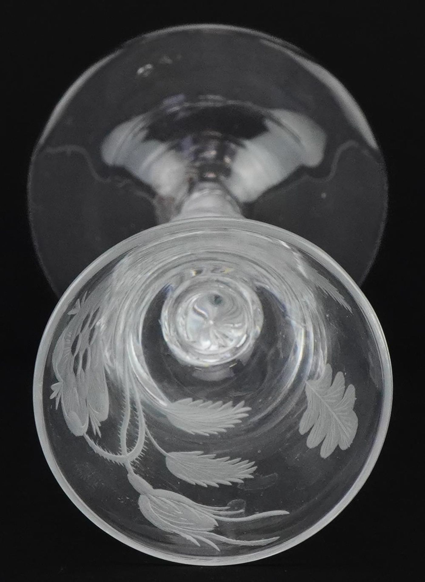 18th century Jacobite double knop wine glass with air twist stem and rose engraved bowl, 15.5cm high - Bild 3 aus 4