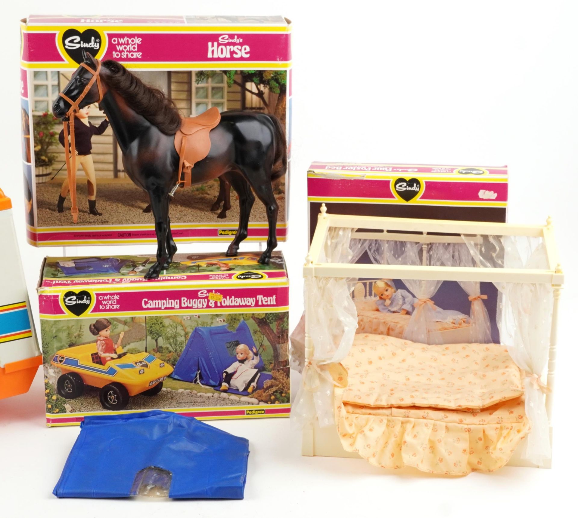 Vintage Sindy accessories by Pedigree with boxes comprising camping buggy and foldaway tent, four - Bild 3 aus 3