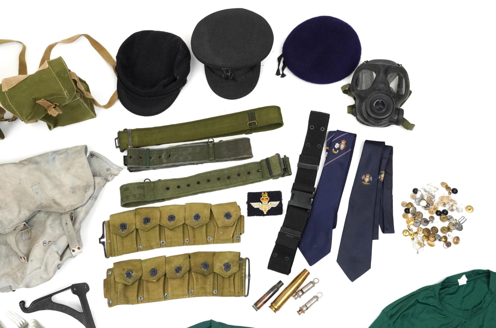 Militaria including Royal Navy peaked cap, Falkland Islands commemorative tee shirts, gas mask and - Bild 3 aus 6