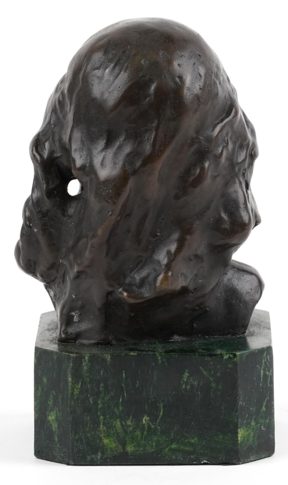Patinated bronze head and shoulder bust of a young female raised on a green marbleised base, 15cm - Bild 3 aus 5