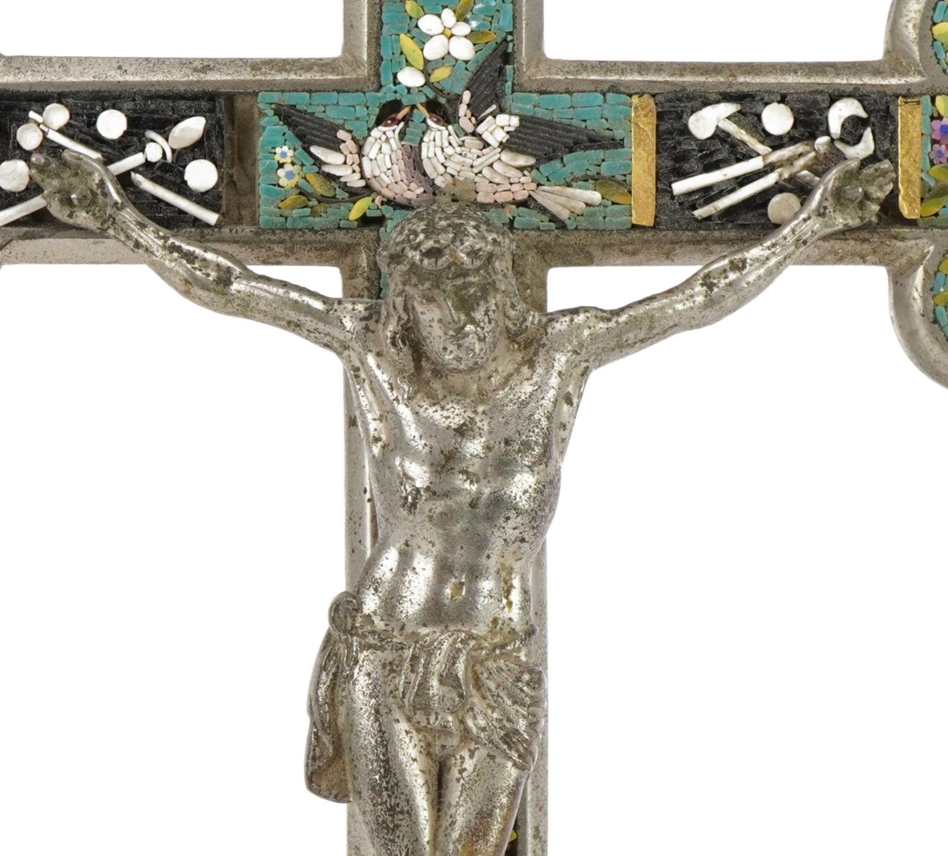 19th century Grand Tour micro mosaic crucifix pendant inlaid with birds and flowers, 3.5cm excluding - Bild 2 aus 3