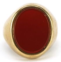 9ct gold carnelian signet ring, size Q, 9.6g : For further information on this lot please visit