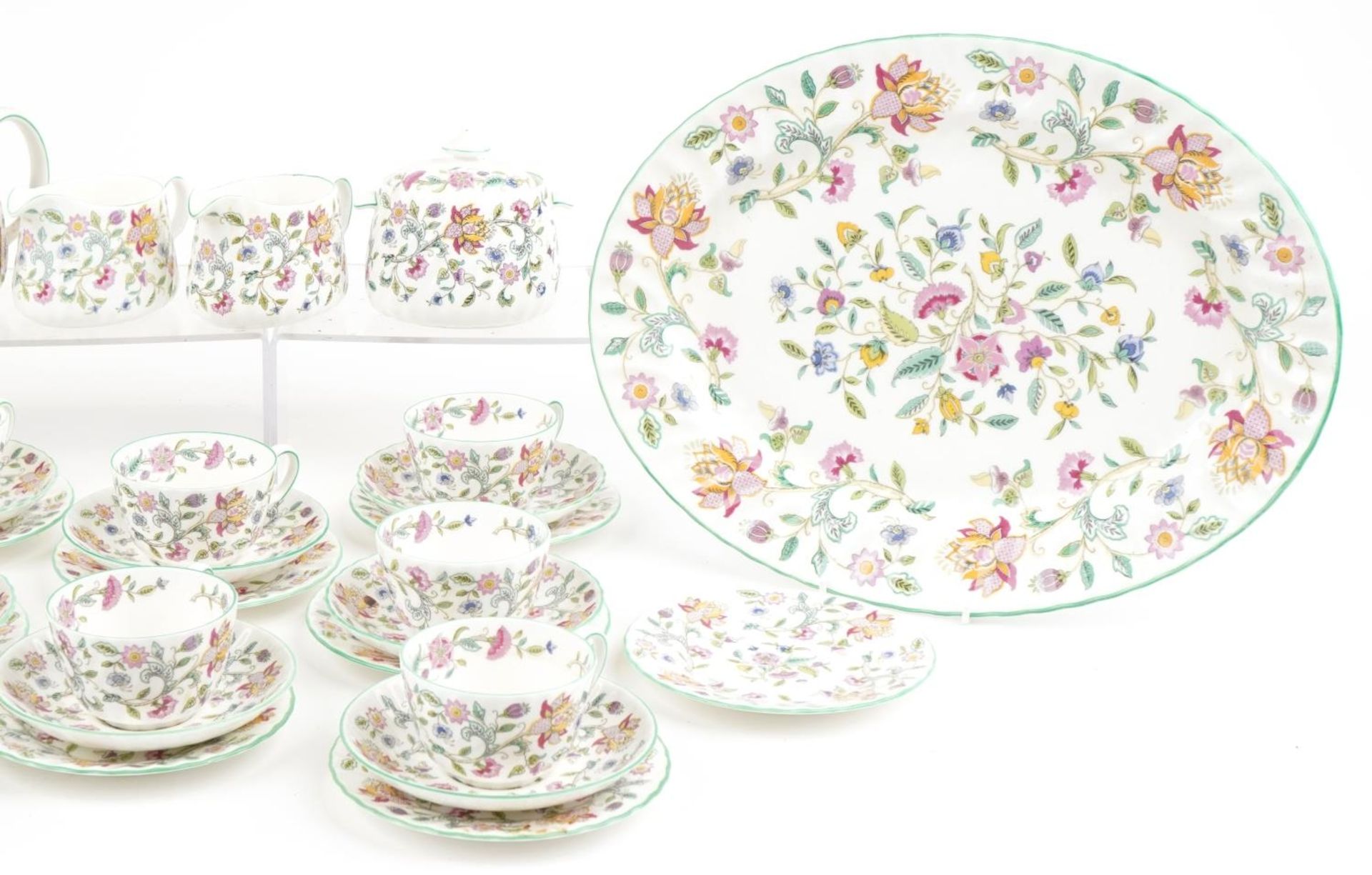 Minton Haddon Hall dinner and teaware including teapot, large oval platter, trios and dinner plates, - Bild 3 aus 4