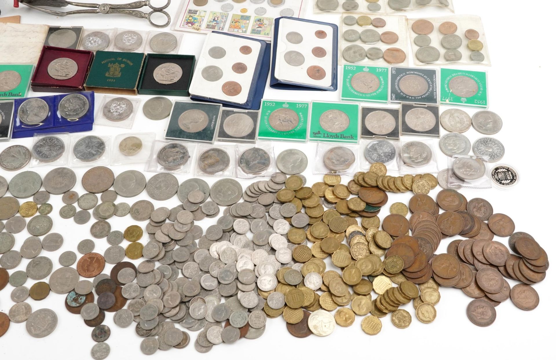 Coins, stamps and sundry items including five pound coins, Spink's coin reference books and silver - Bild 6 aus 12