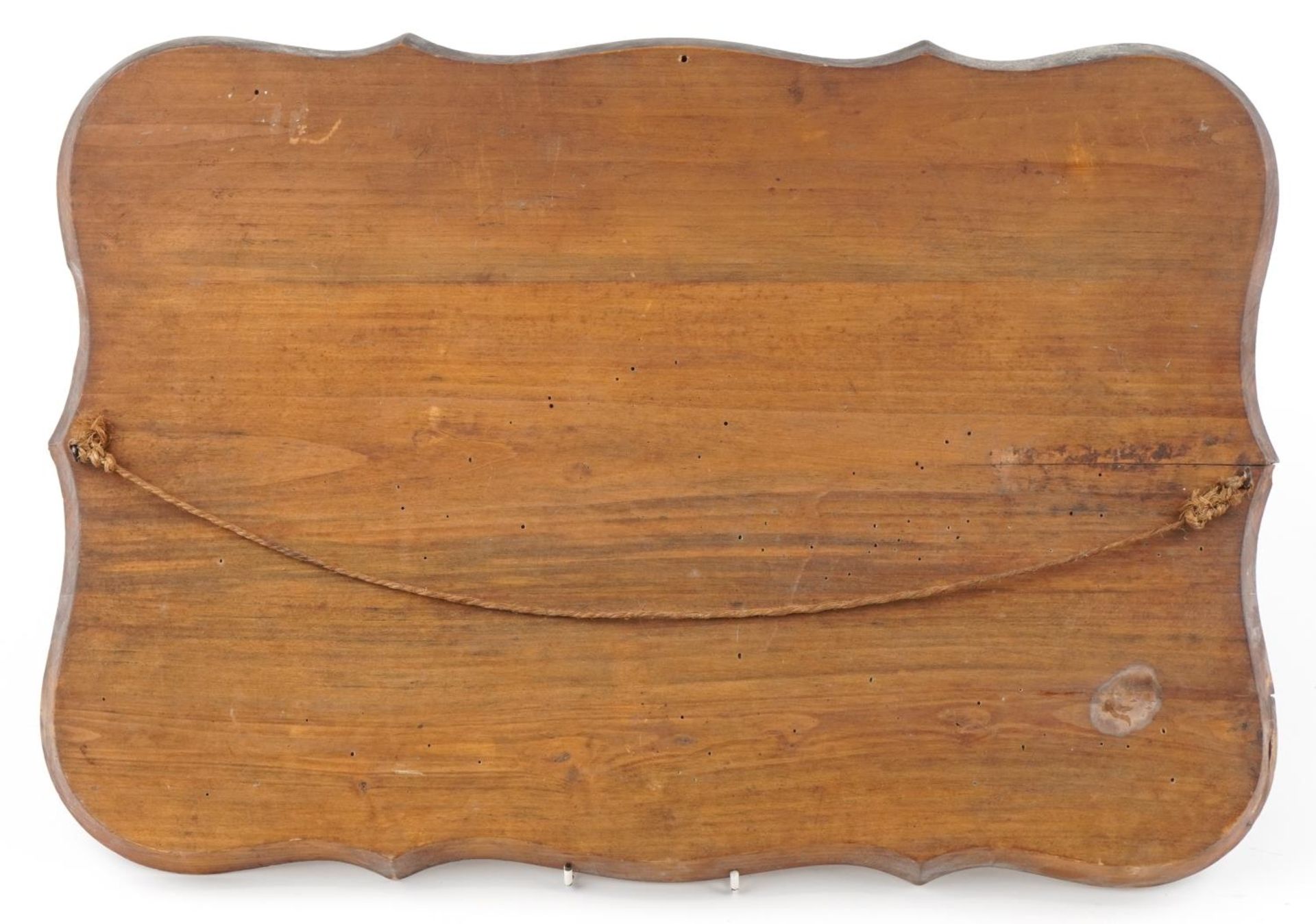 Antique wooden tray hand painted with figures in a village, 64cm x 44cm : For further information on - Bild 3 aus 3