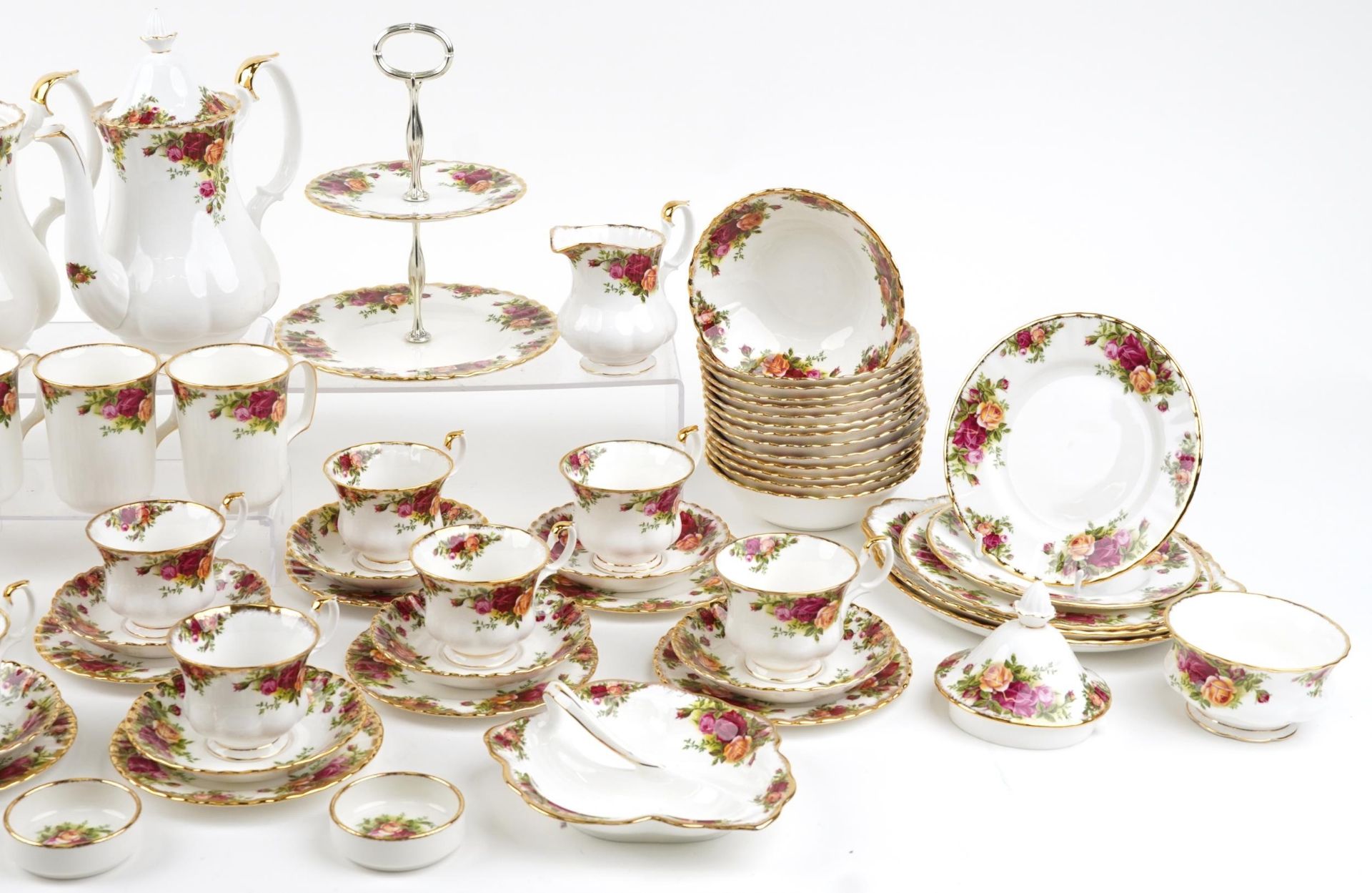 Large collection of Royal Albert Old Country Roses dinner and teaware, predominantly firsts - Image 3 of 4