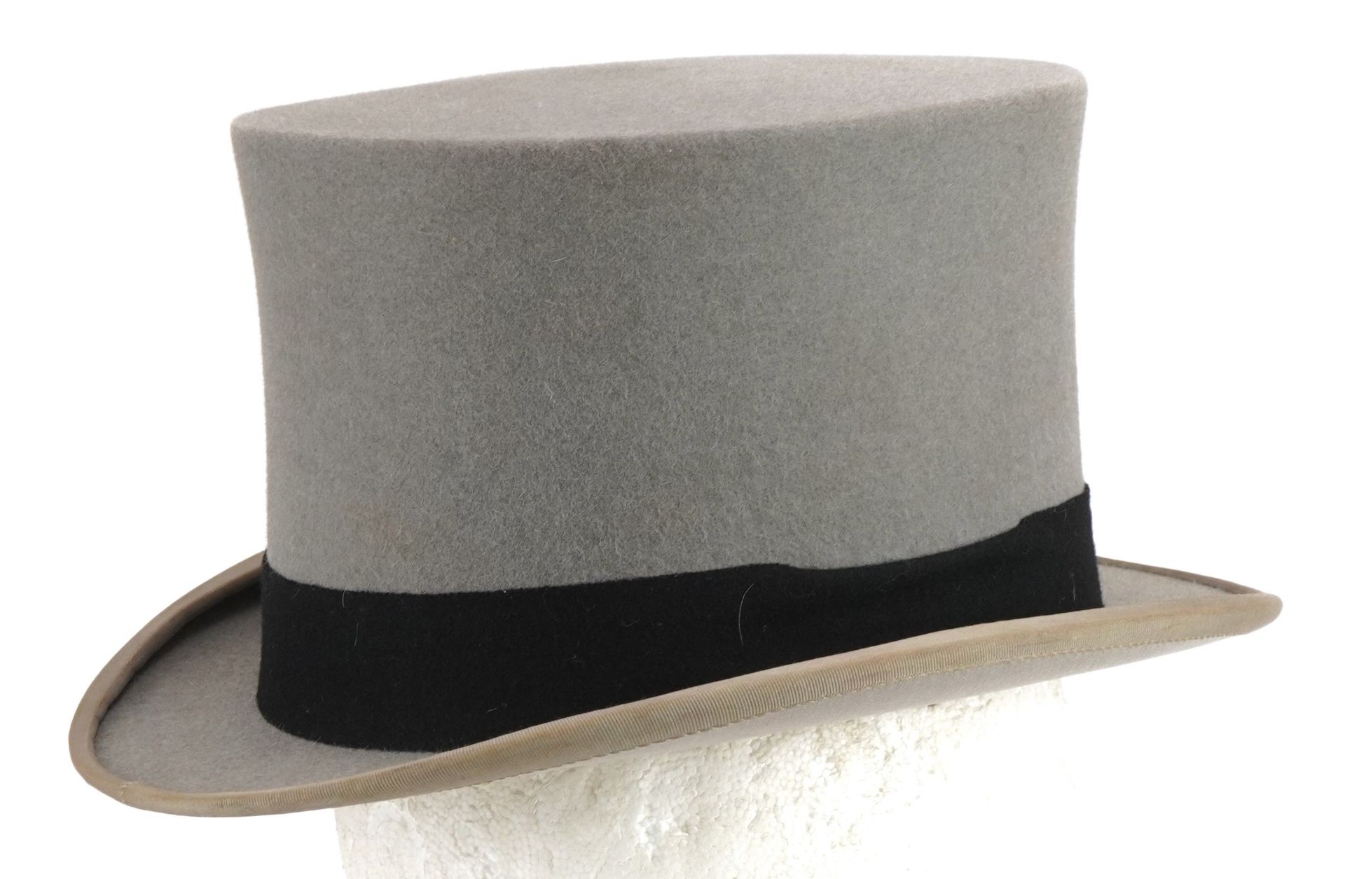 Scott & Co top hat housed in a brown leatherette travel box, the top hat interior size 21cm x 17cm : - Bild 6 aus 7