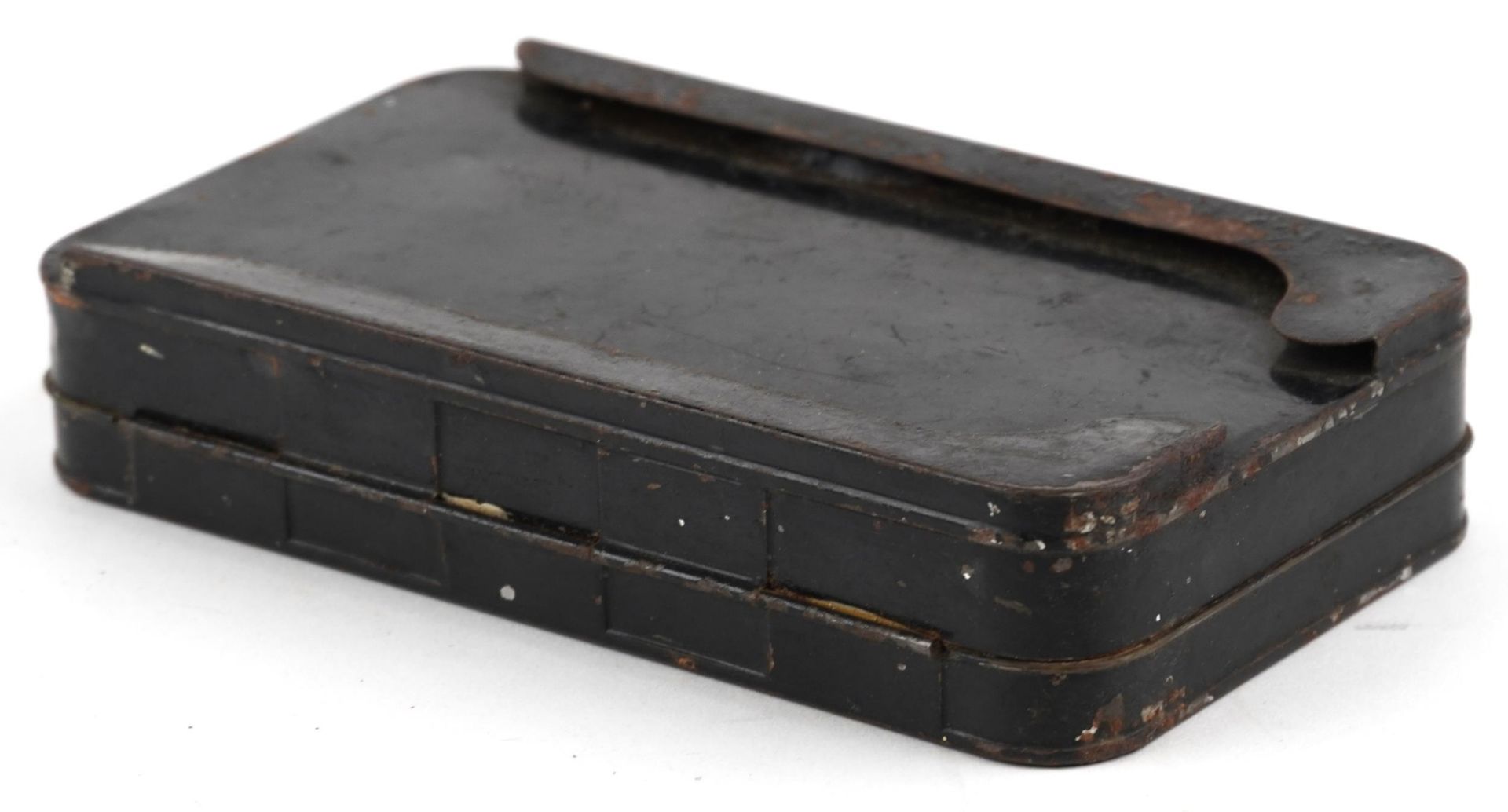 Early 20th century Hardy Bros fly tin : For further information on this lot please visit www. - Bild 4 aus 5
