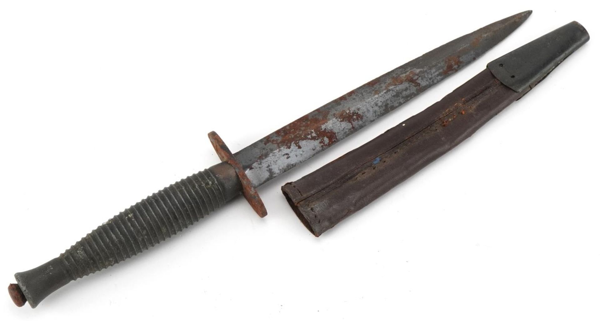 British military Fairbairn Sykes fighting knife with leather sheath and steel blade, 29.5cm in - Image 2 of 2