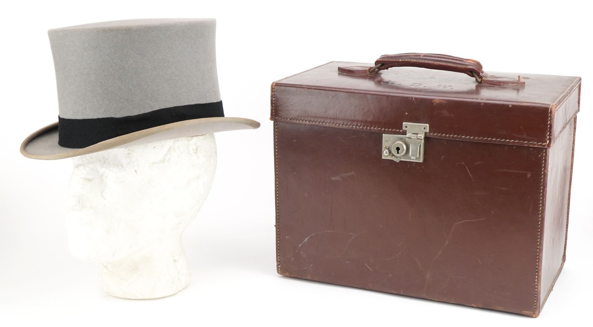 Scott & Co top hat housed in a brown leatherette travel box, the top hat interior size 21cm x 17cm :