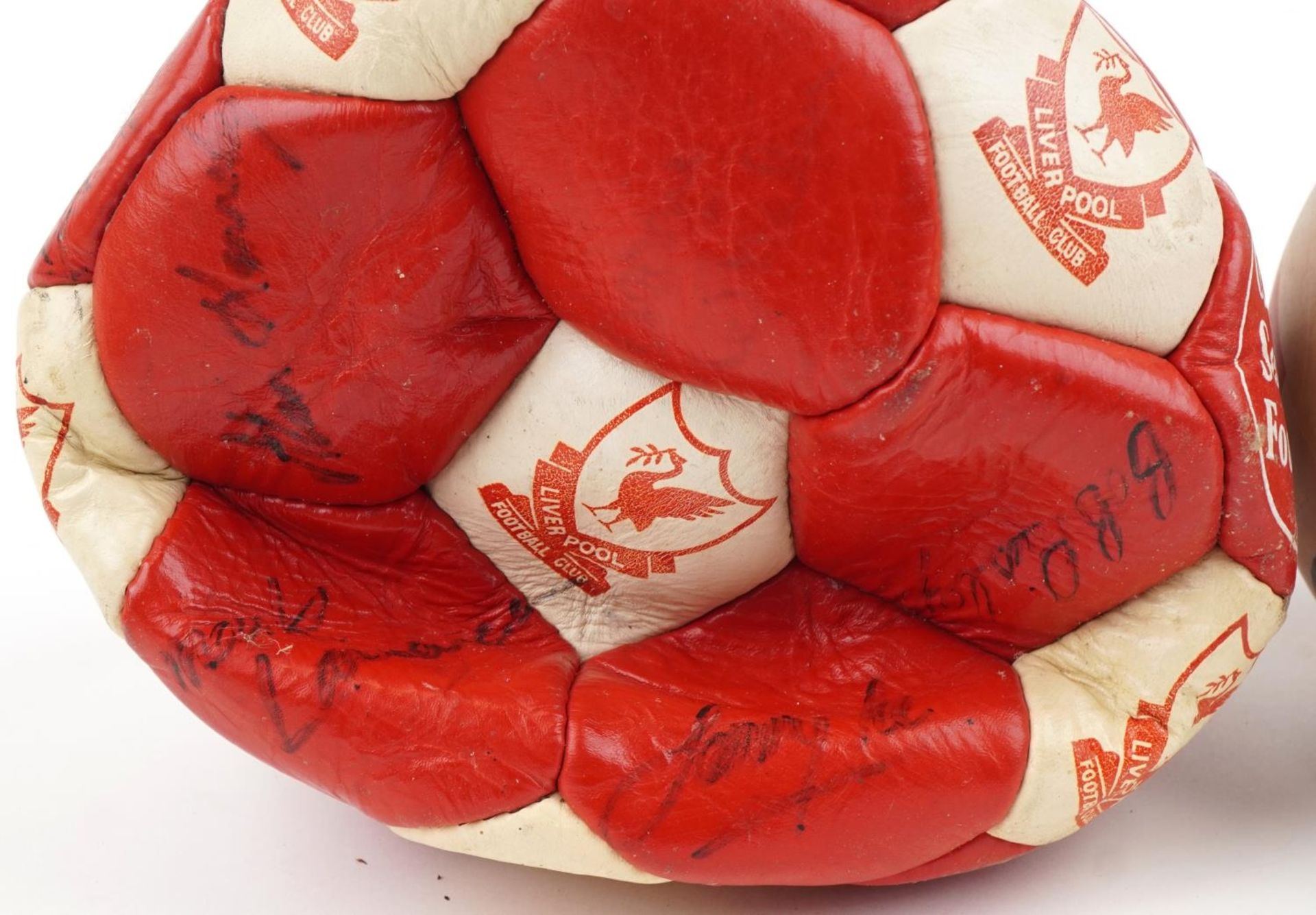 Two 1980s footballing interest Liverpool Football Club signed footballs including the signatures - Bild 2 aus 8
