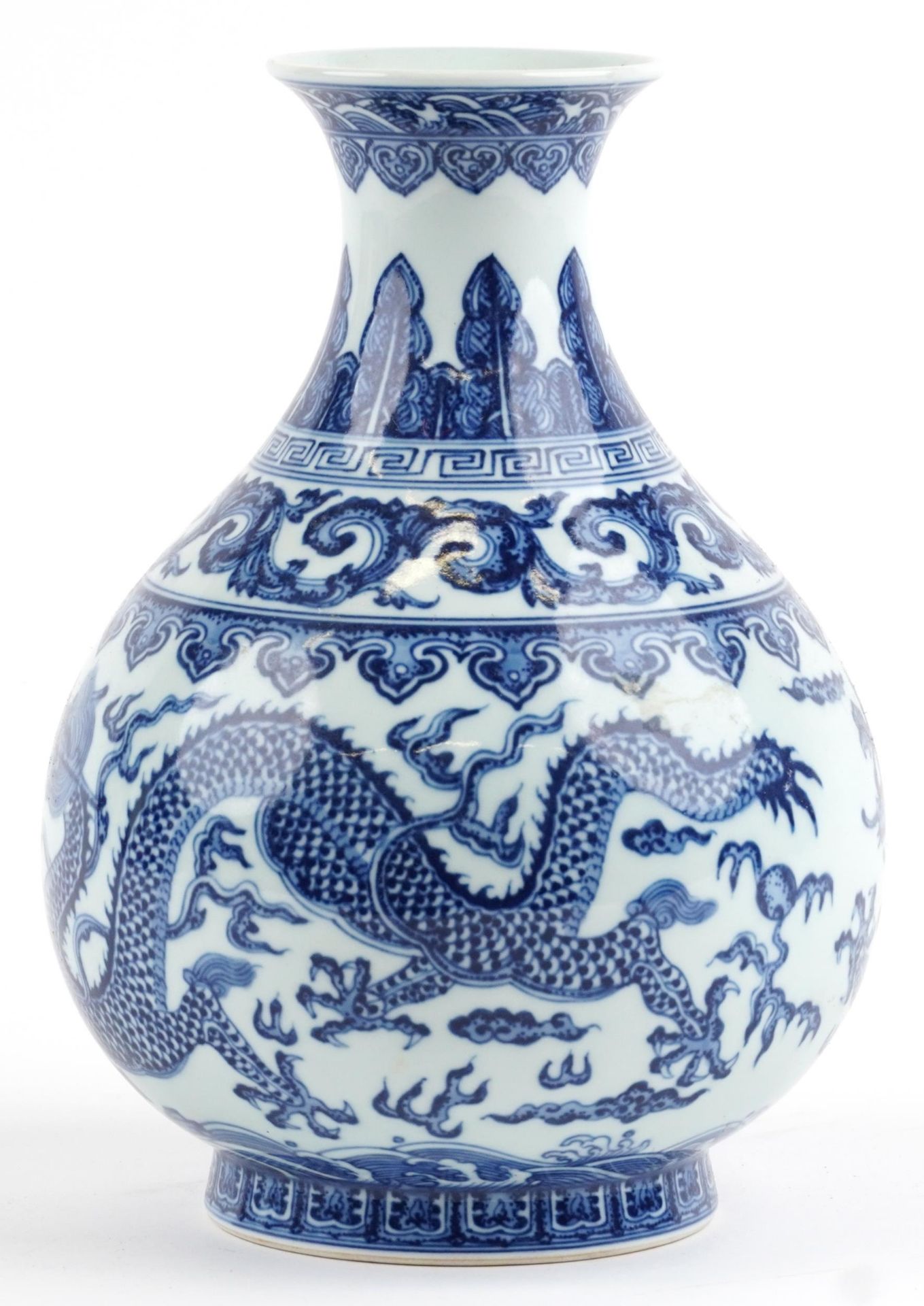 Chinese blue and white porcelain vase hand painted with dragons chasing the flaming pearl amongst - Bild 2 aus 7