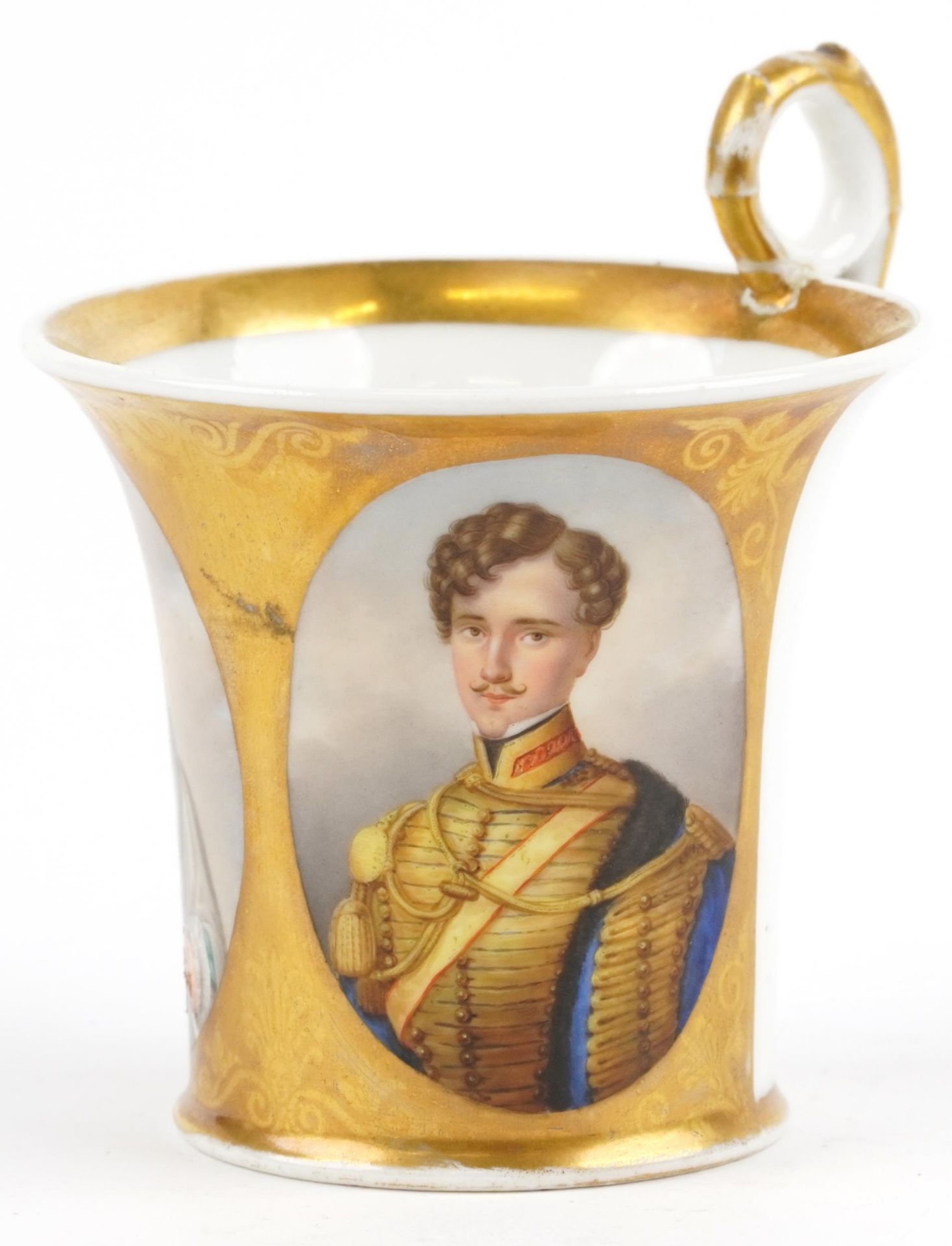 Early 19th century European porcelain cup hand painted with oval portraits of young Queen Victoria - Image 3 of 5