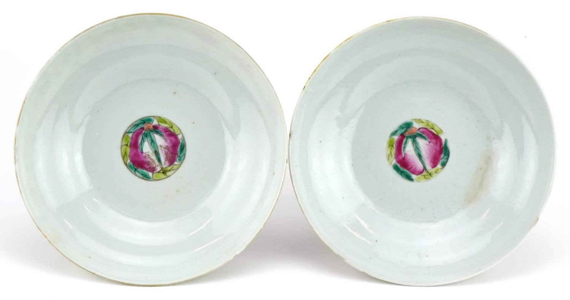 Pair of Chinese porcelain stem bowls hand painted in the famille rose palette with flowers, each 9. - Bild 5 aus 6