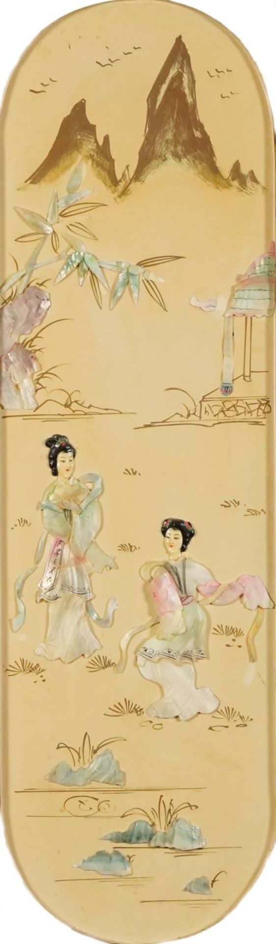 Pair of Chinese black lacquered and mother of pearl wall plaques decorated in low relief with - Bild 6 aus 9