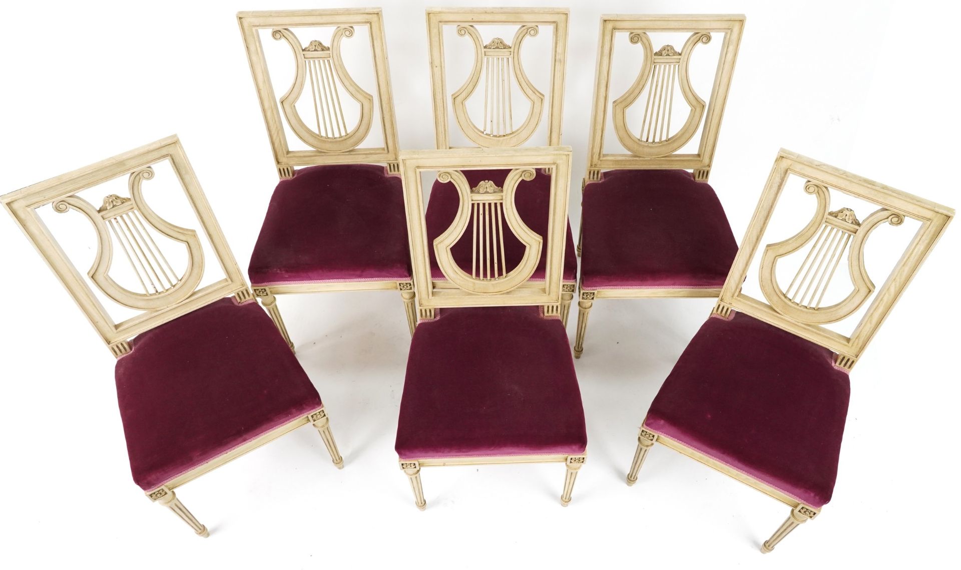 Set of six French cream painted dining chairs with lyre backs, pink upholstered seats on fluted - Bild 2 aus 3