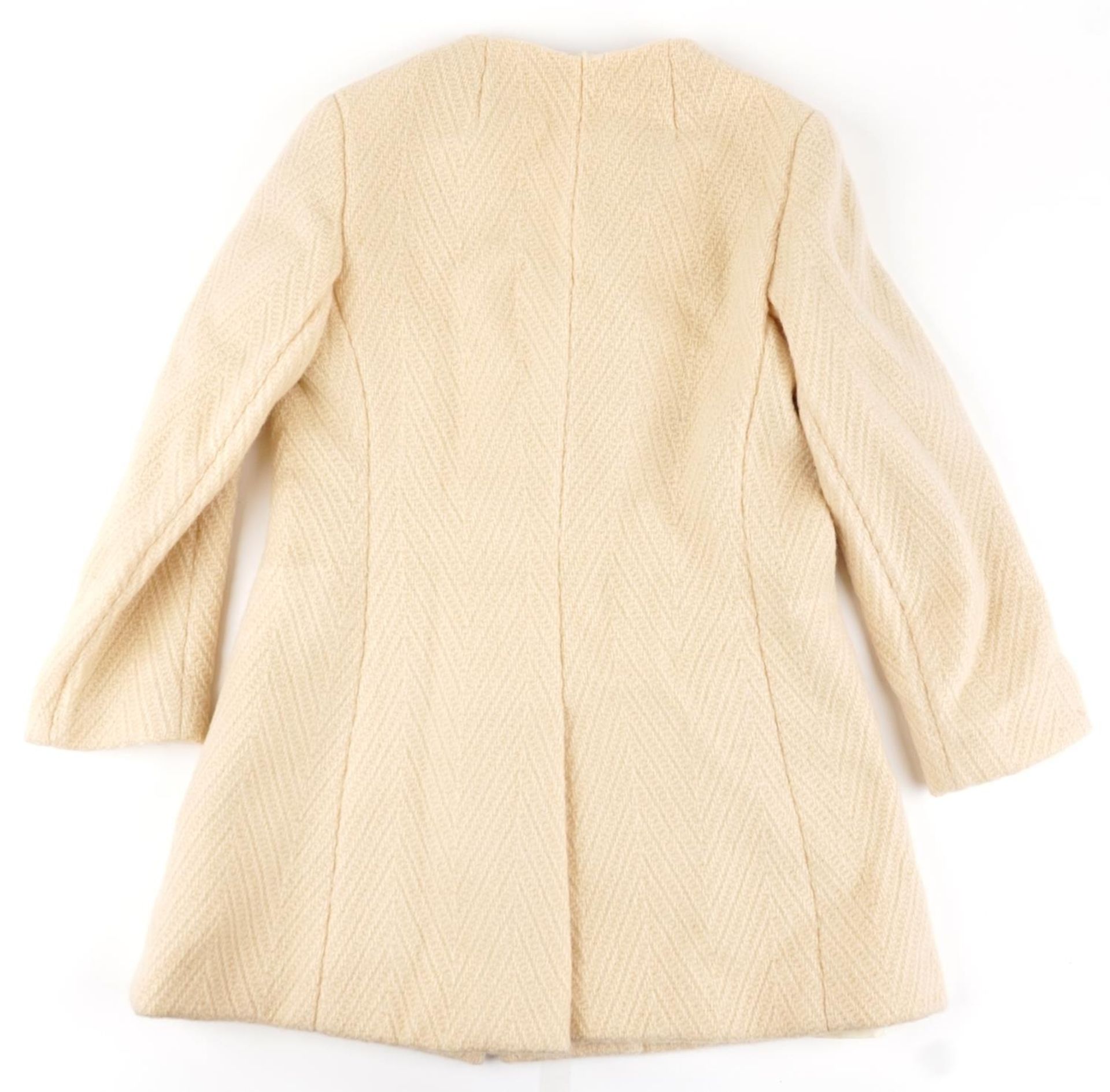 Vintage Jaeger cream woollen coat, size 12-14 : For further information on this lot please visit - Bild 3 aus 4